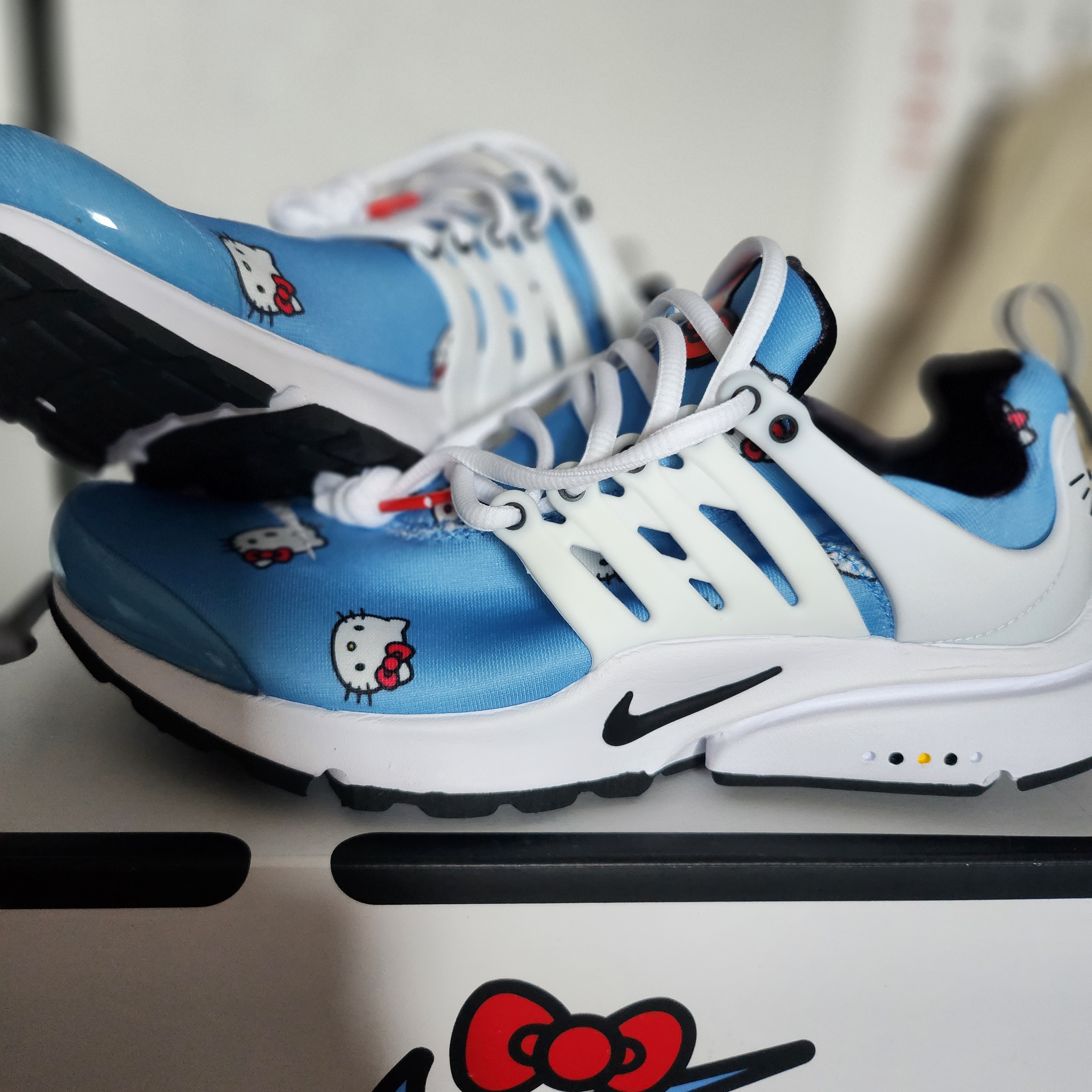 Nike x Hello Kitty Air Presto University Blue 착용 스타일