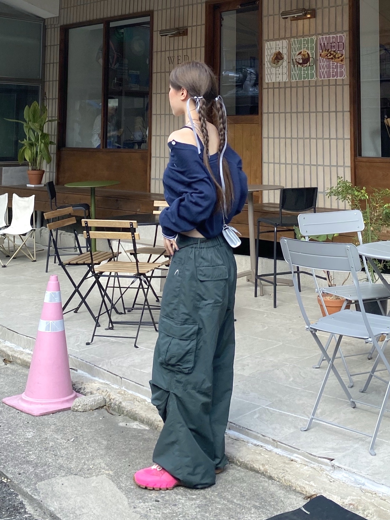 Nike x Jacquemus Air Humara LX Pink Flash 착용 스타일 - 2