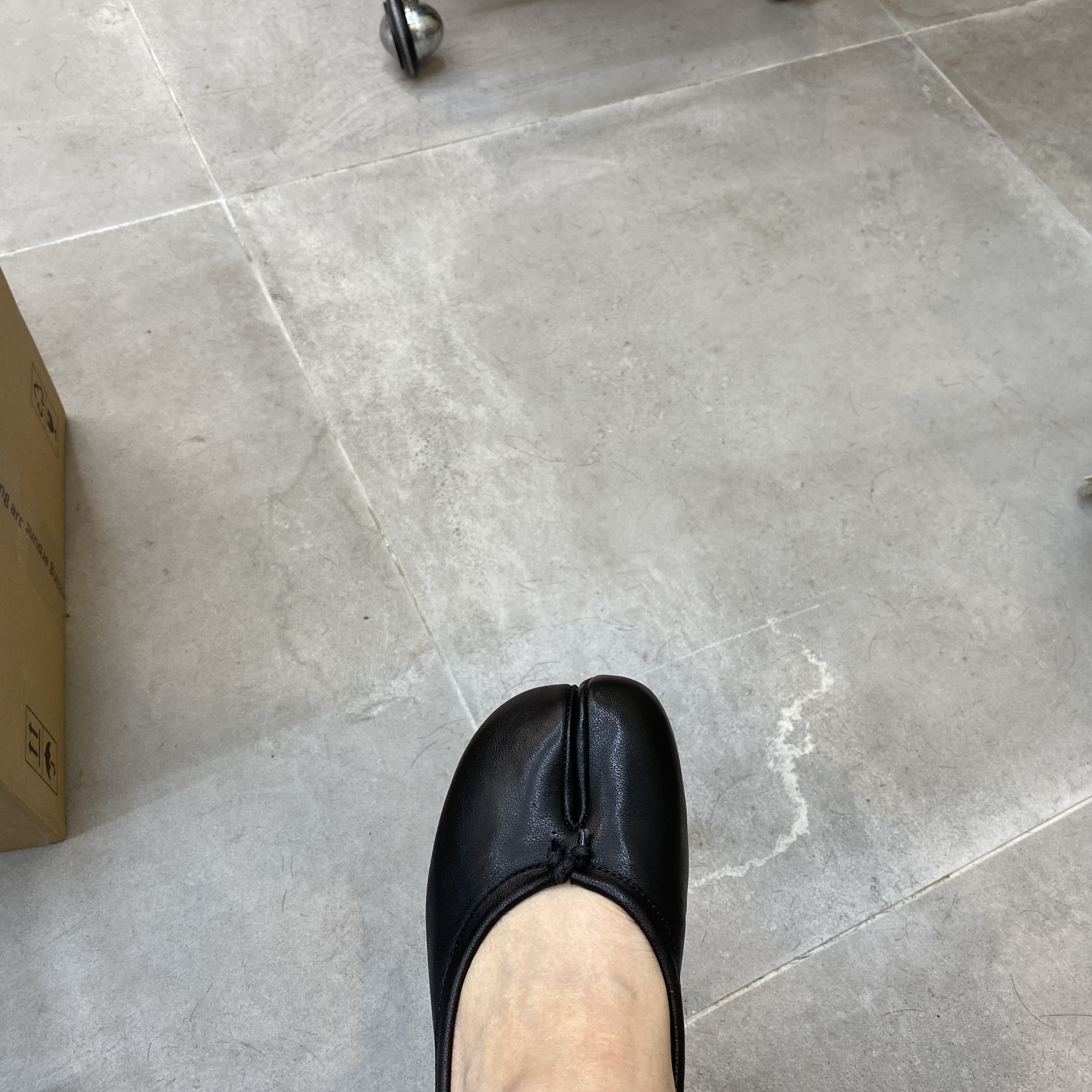 (W) Maison Margiela Tabi Ballet Flat Shoes Black 착용 스타일