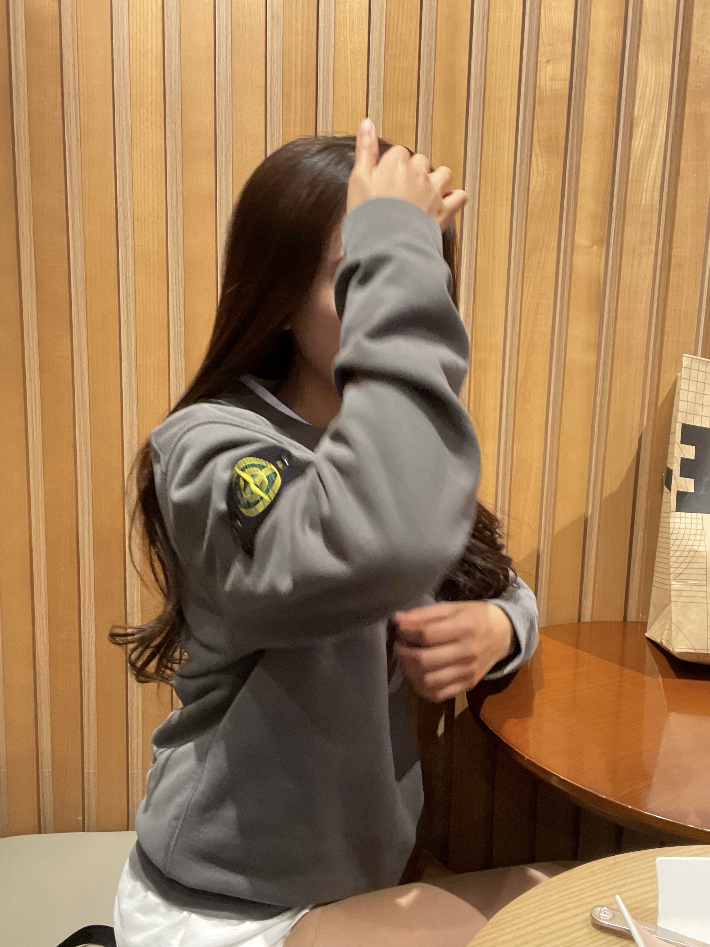 Stone Island 63051 Cotton Fleece Garment Dyed Sweatshirt Dark Grey - 23SS 착용 스타일