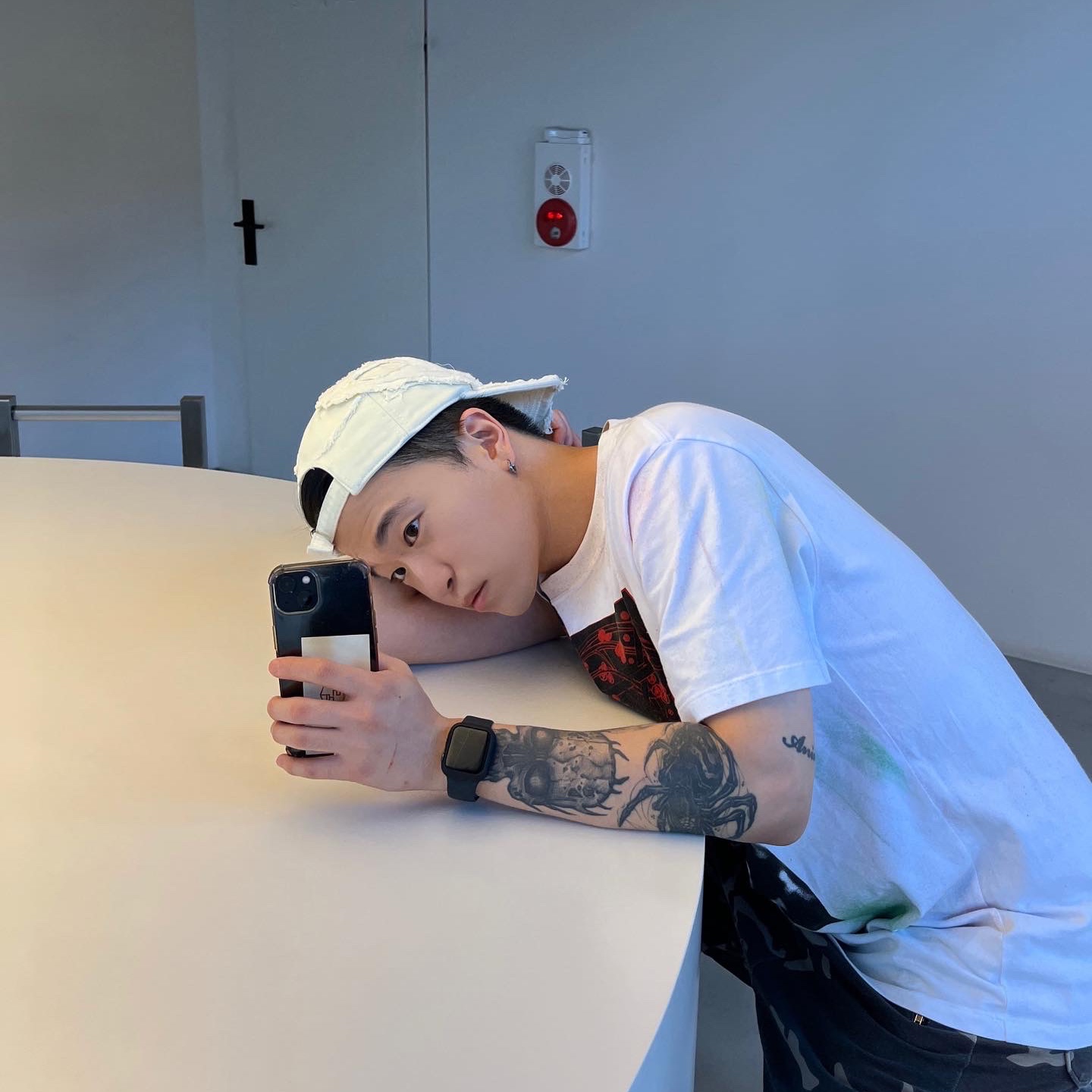 Diesel C-Colm-Sten Baseball Cap White, Apple Watch SE 40mm GPS Midnight Aluminum Case with Sport Band Midnight (Korean Ver.) 착용 스타일 - 1