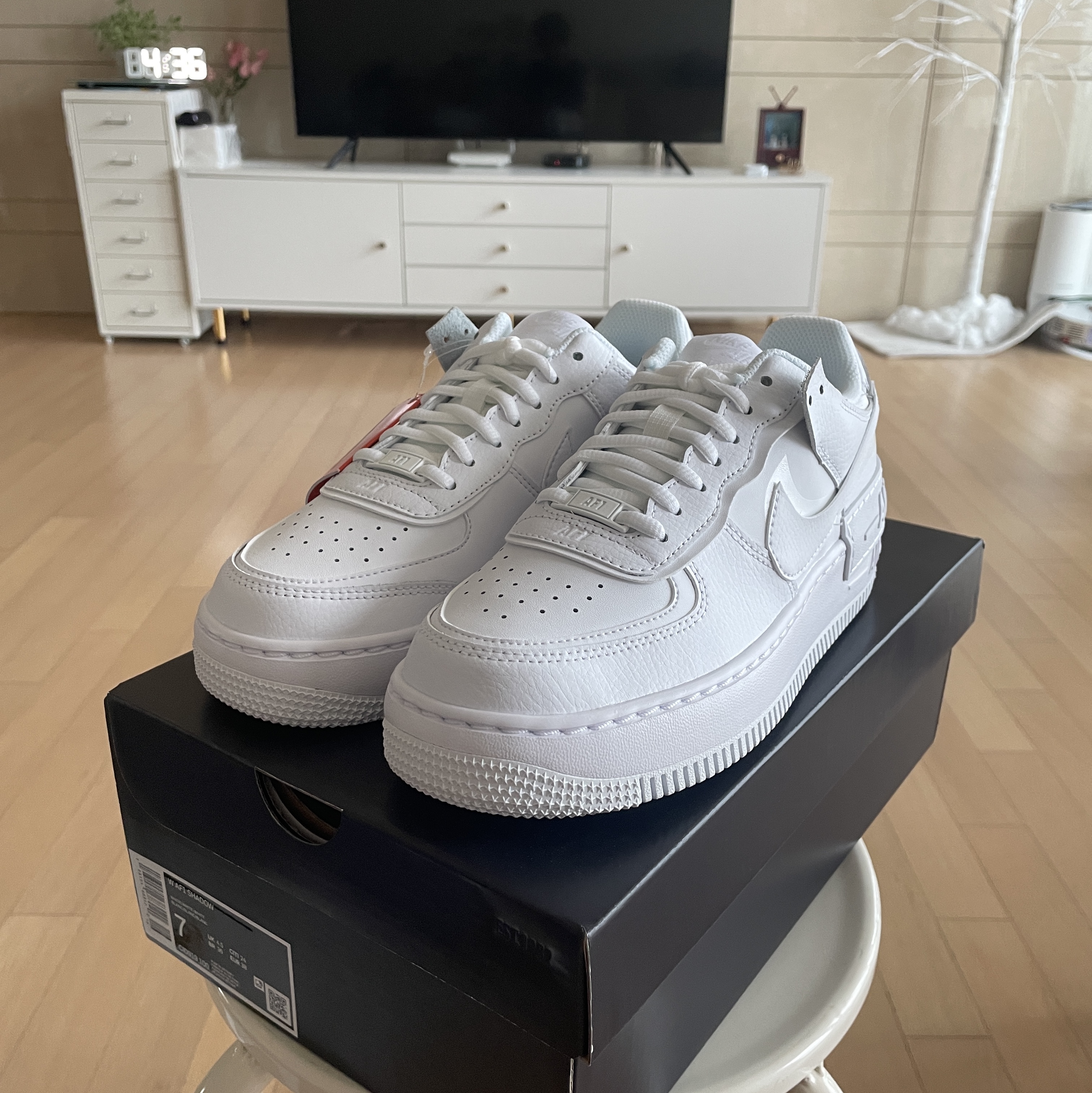 (W) Nike Air Force 1 Shadow Triple White 착용 스타일
