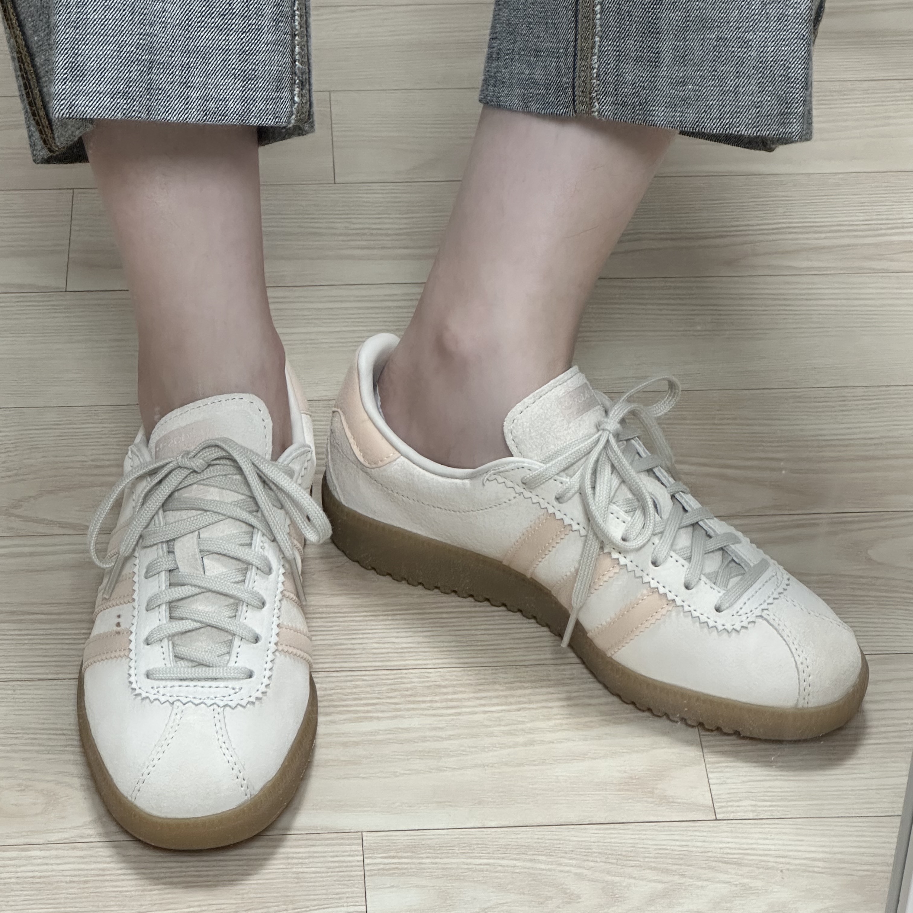 Adidas Bermuda Wonder White 착용 스타일