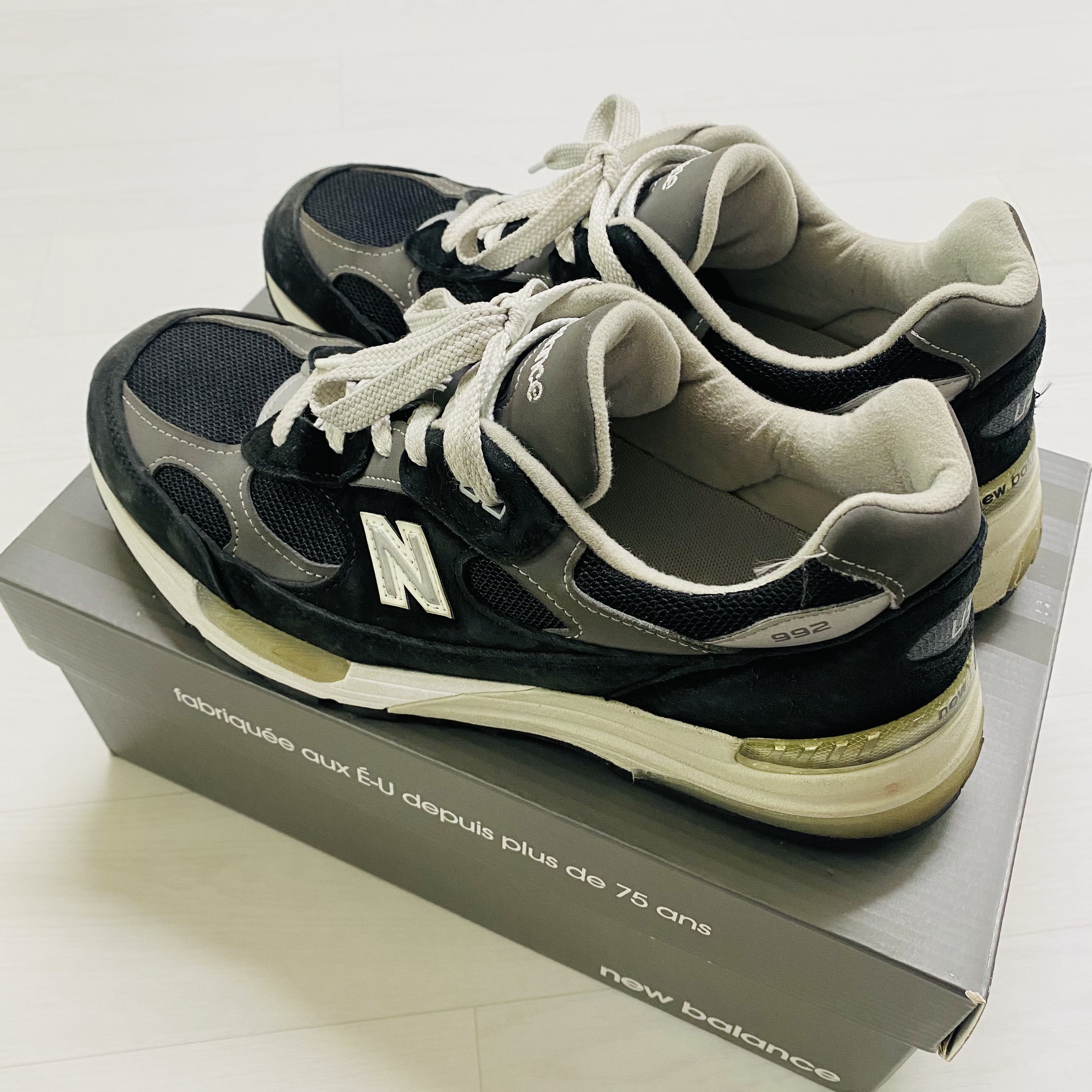 New Balance 992 Made in USA Black Grey 착용 스타일 - 5
