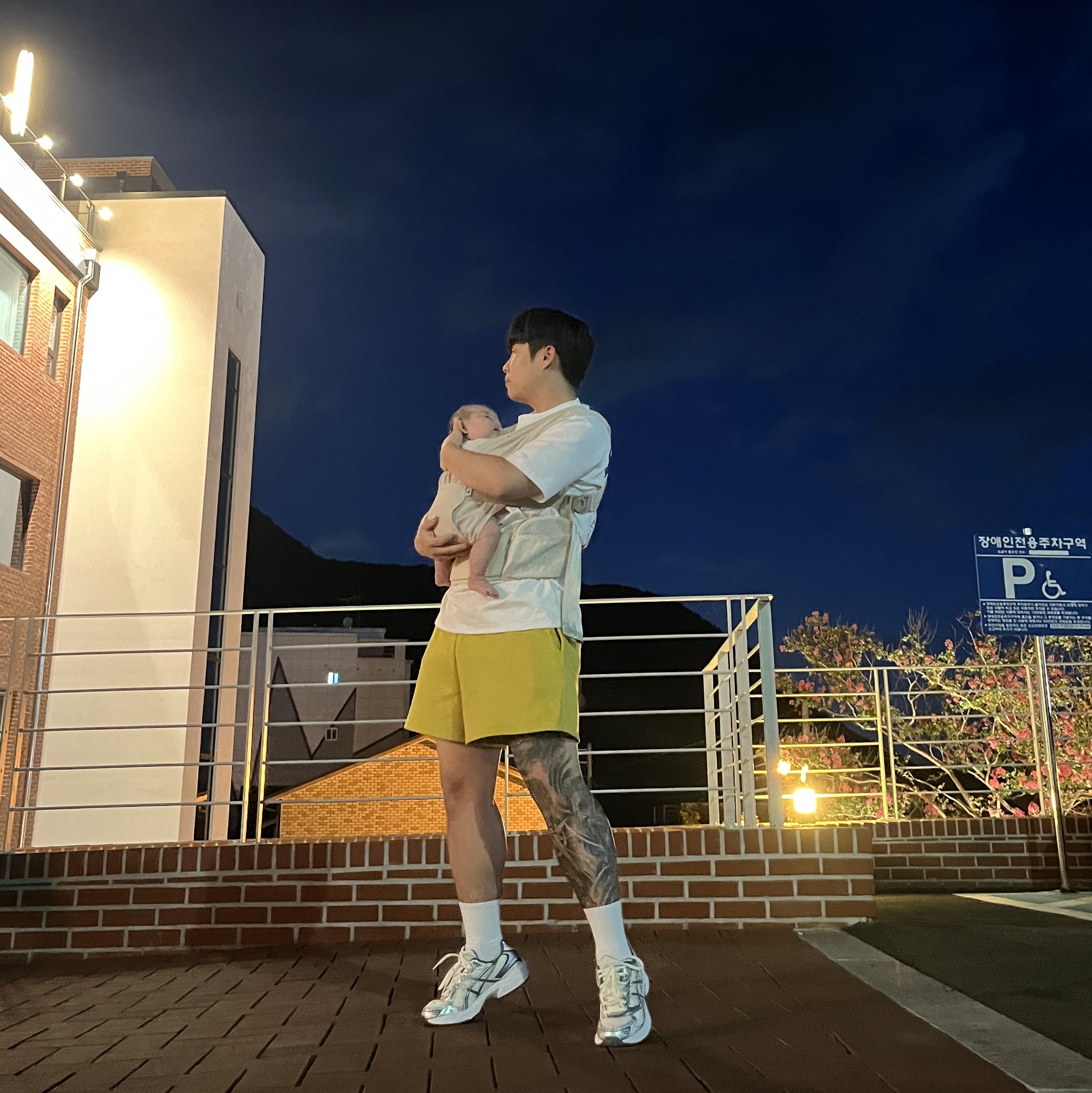 Asics Gel-1130 Cream Ironclad 착용 스타일