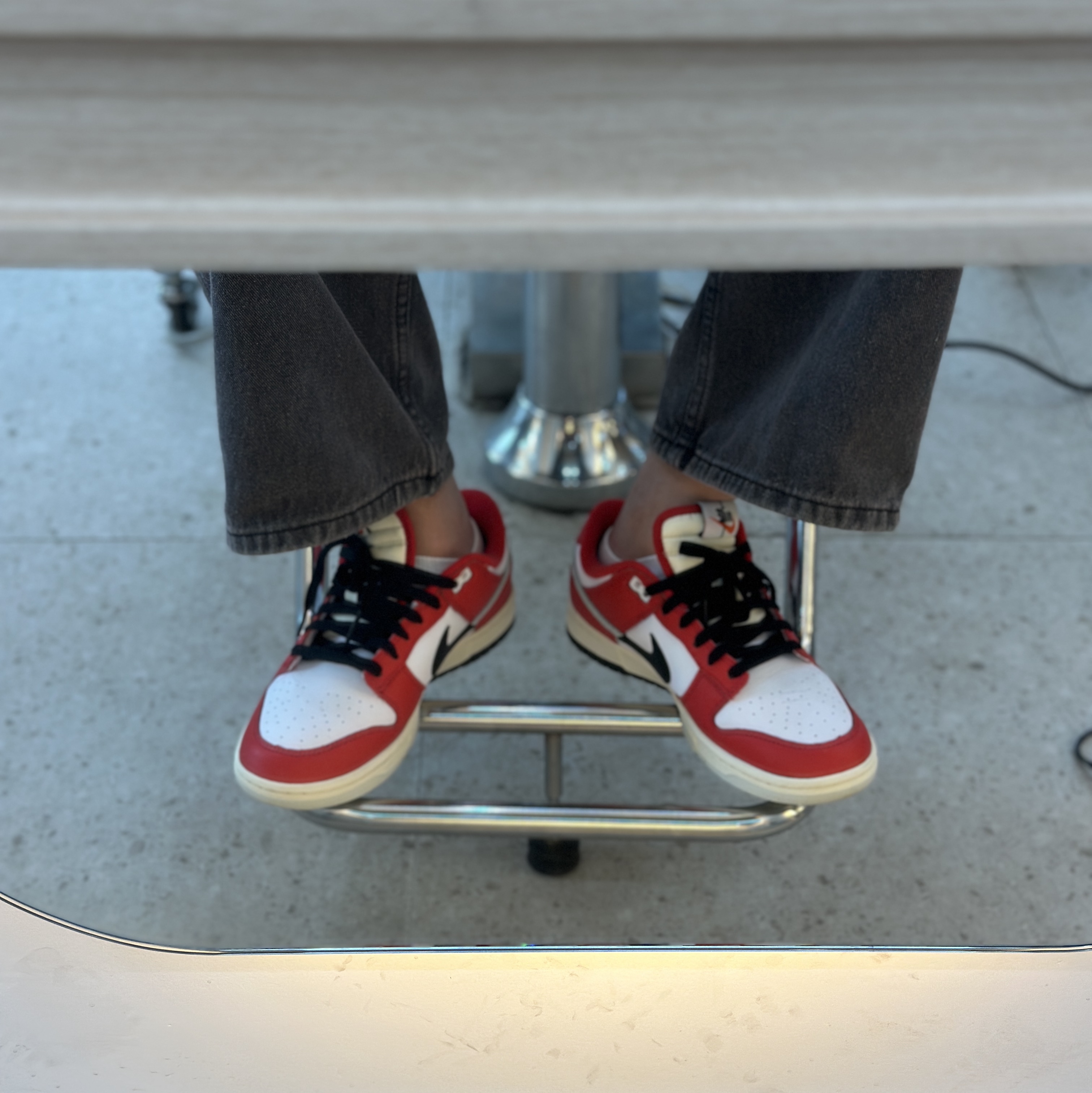 Nike Dunk Low Retro PRM University Red Black 착용 스타일