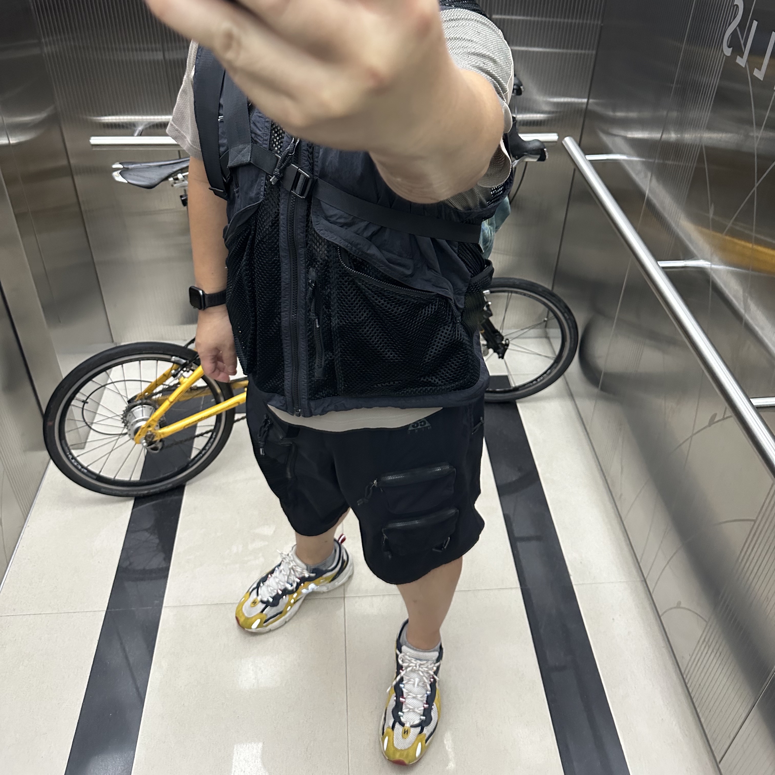 New Balance x Aime Leon Dore 827 Abzorb Yellow 착용 스타일