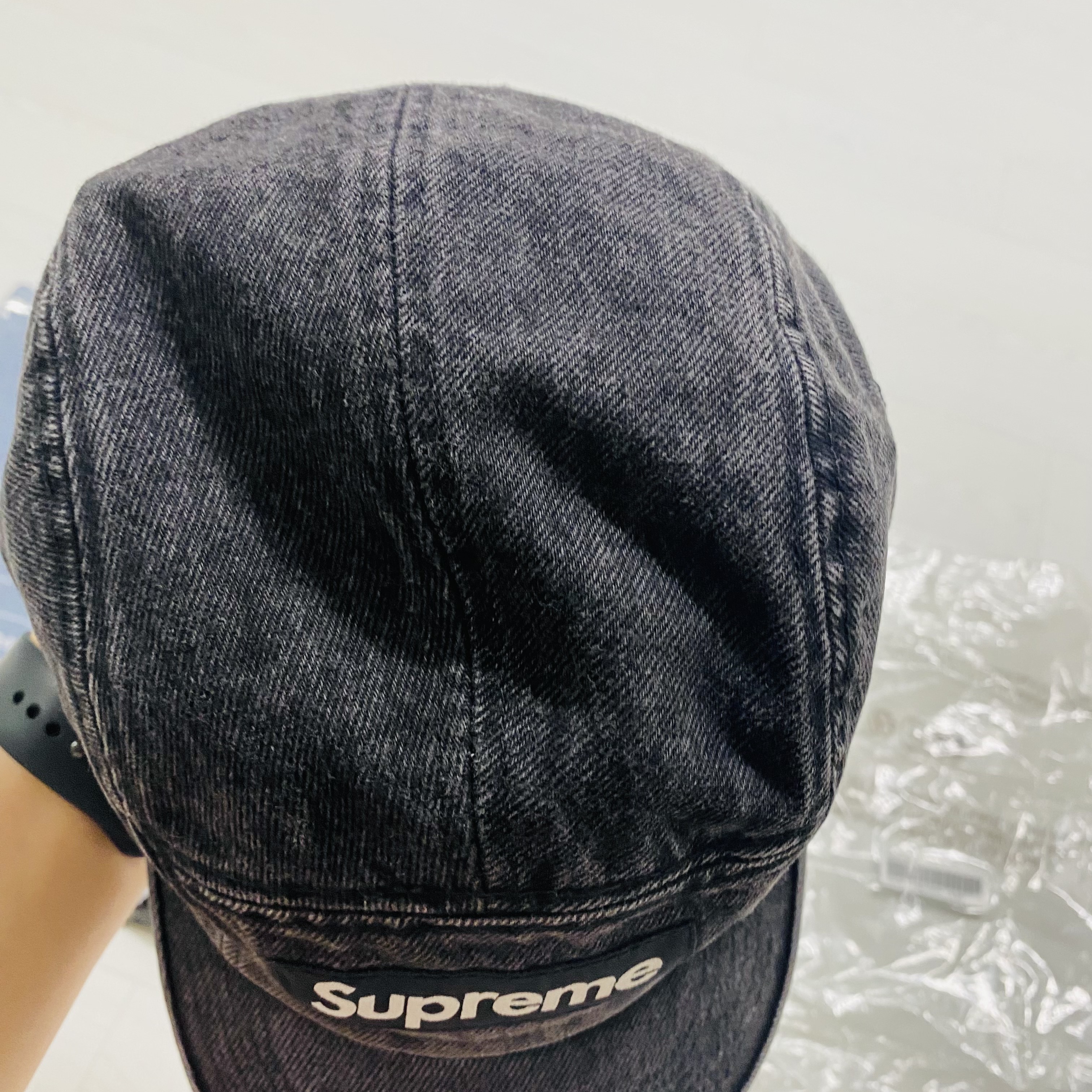 Supreme Denim Camp Cap Black - 24SS 착용 스타일 - 4