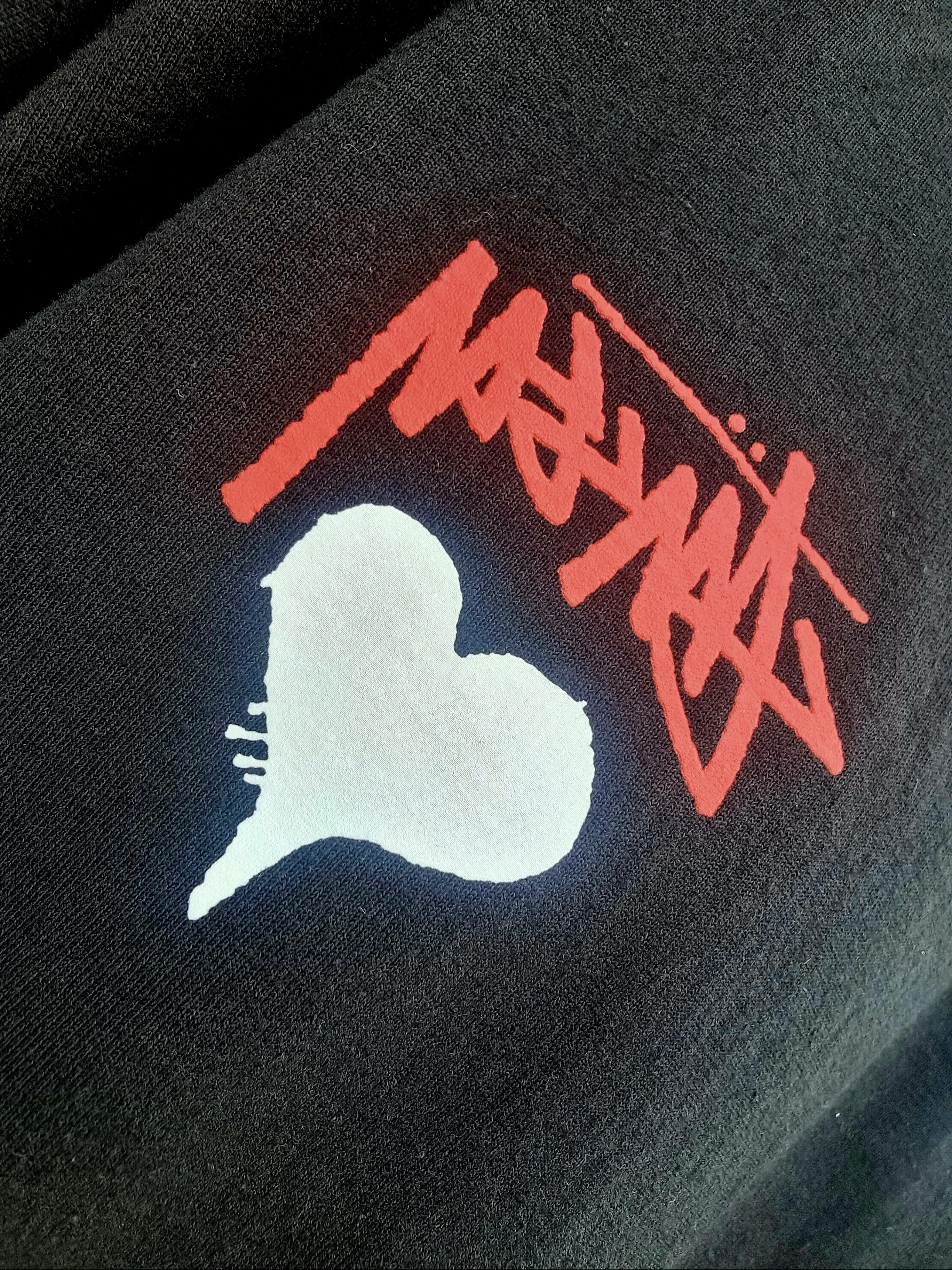 Stussy Stock Heart T-Shirt Black 착용 스타일