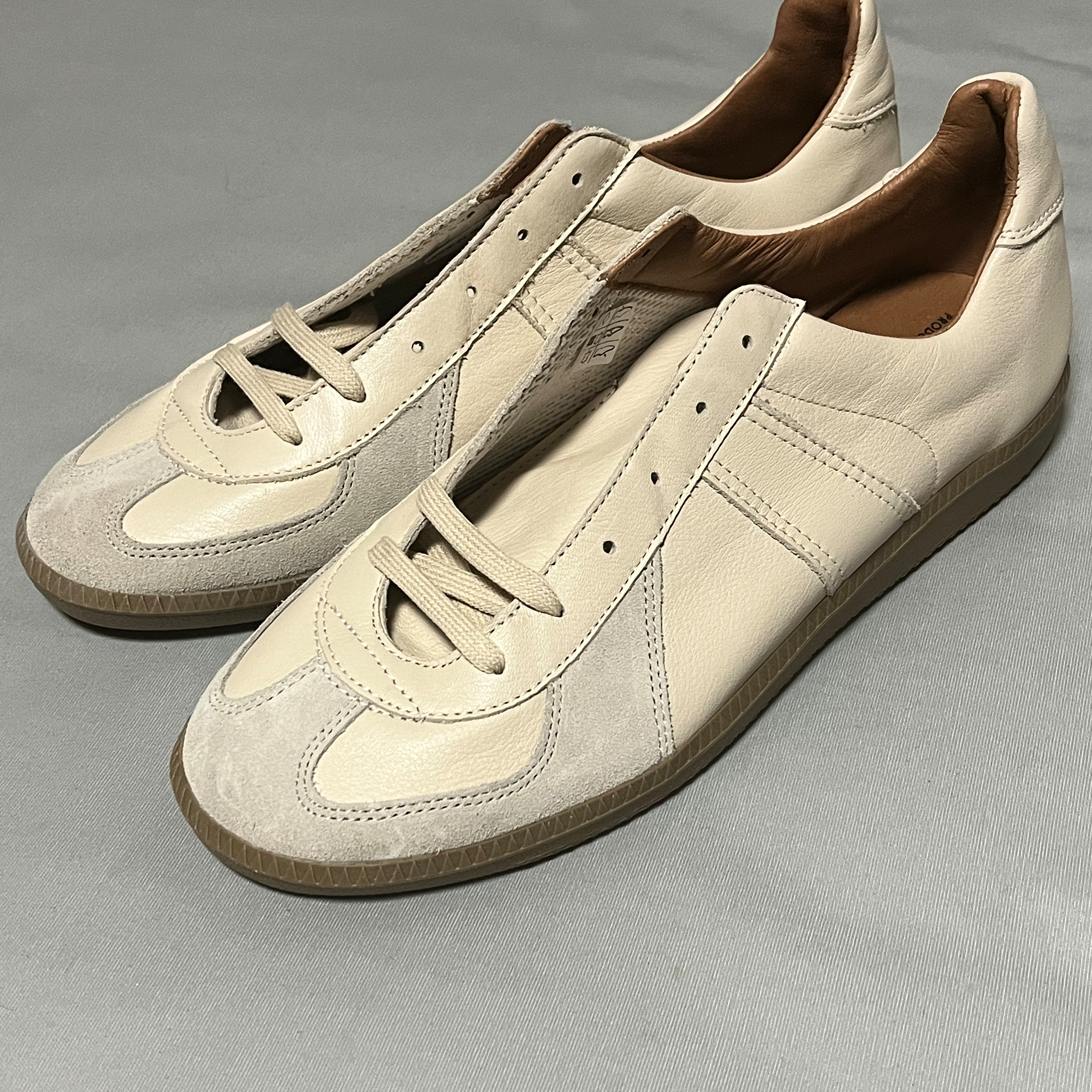 Reproduction of Found German Military Trainer 1700L Panna 착용 스타일