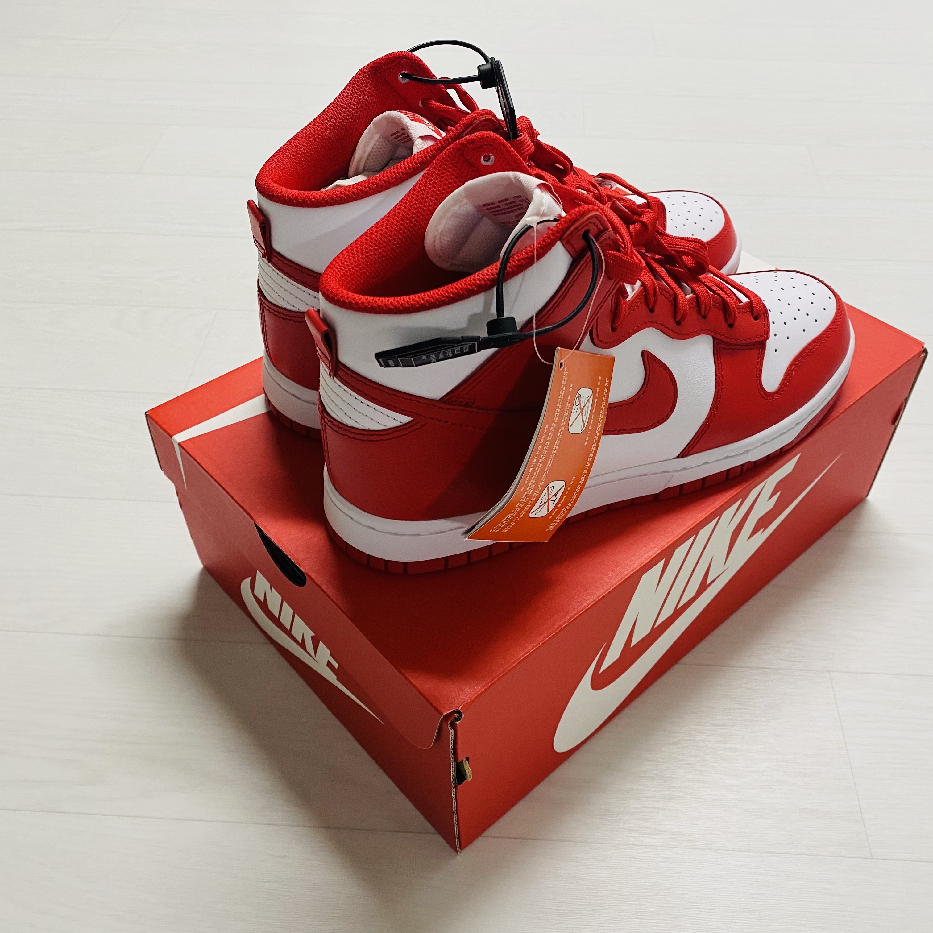 Nike Dunk High Retro Championship White and Red 착용 스타일 - 2