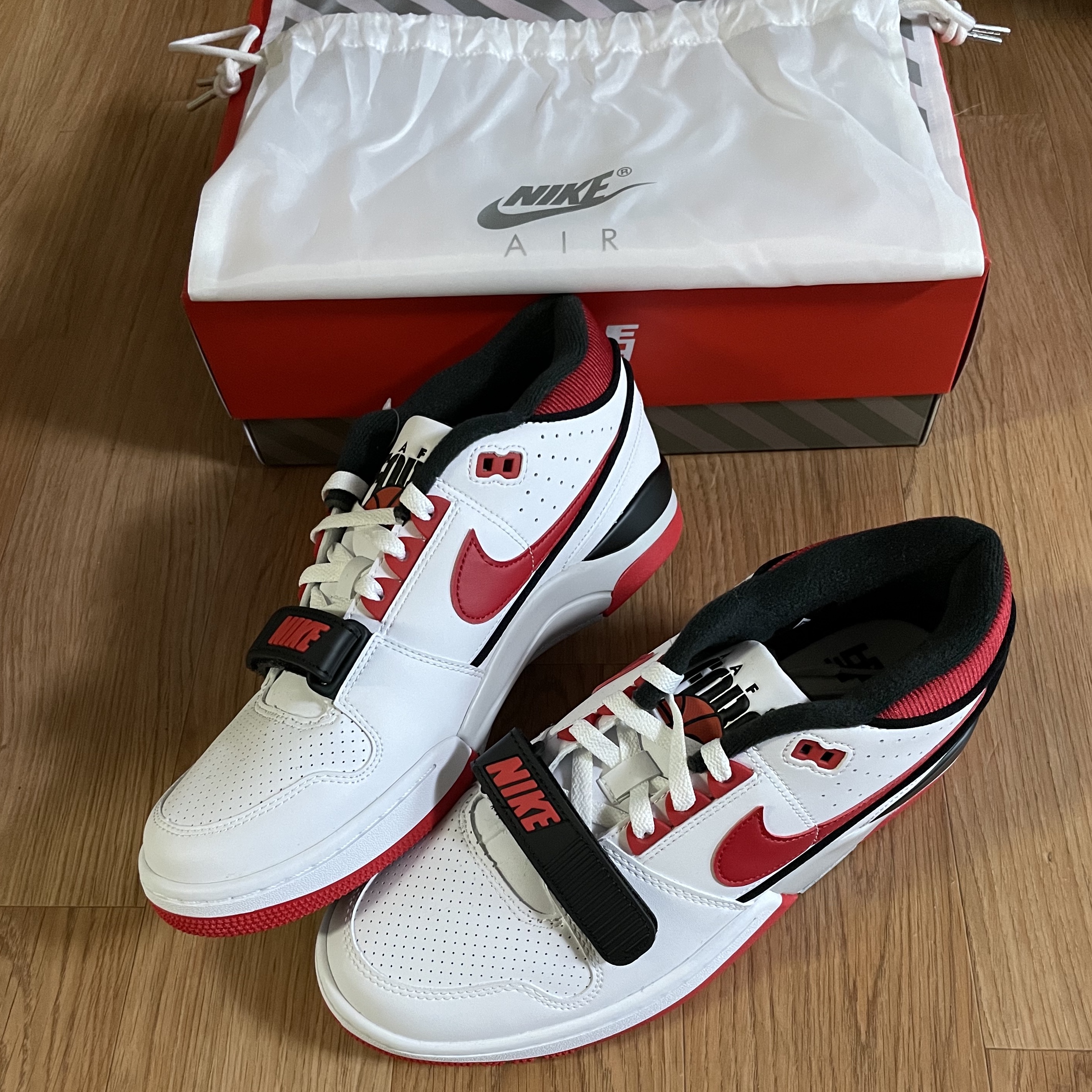 Nike x Billie Eilish Air Alpha Force 88 Fire Red and White 착용 스타일 - 1