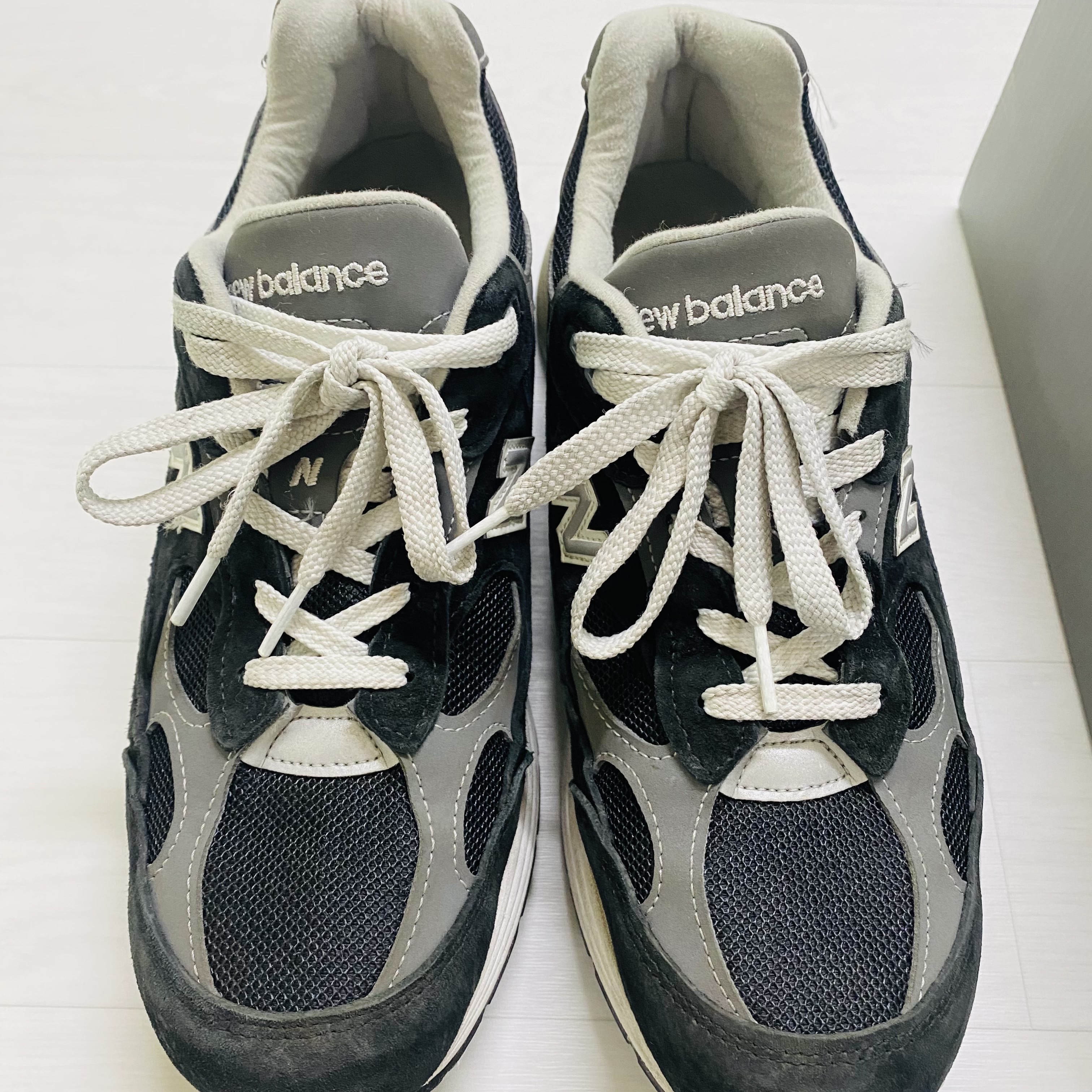 New Balance 992 Made in USA Black Grey 착용 스타일 - 1