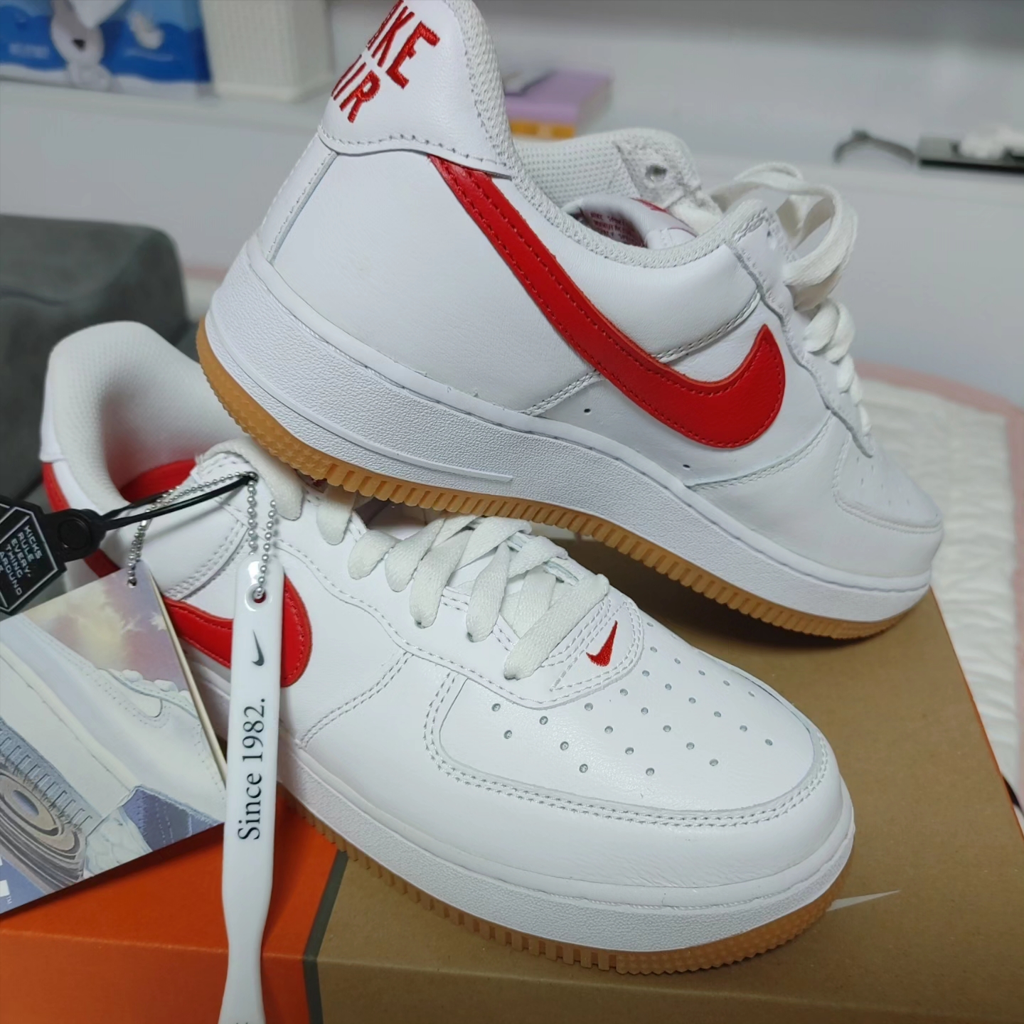 Nike Air Force 1 Low Retro Color of the Month University Red 착용 스타일 - 2
