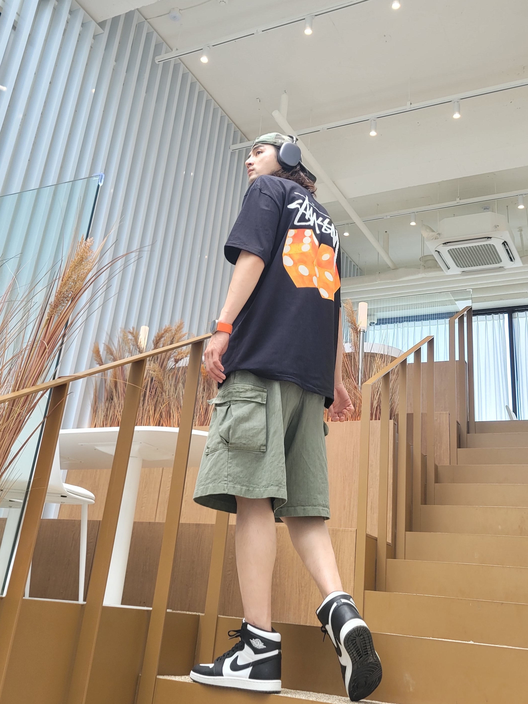 Stussy Diced Out T-Shirt Black, Jordan 1 High 85 Black White 착용 스타일 - 2