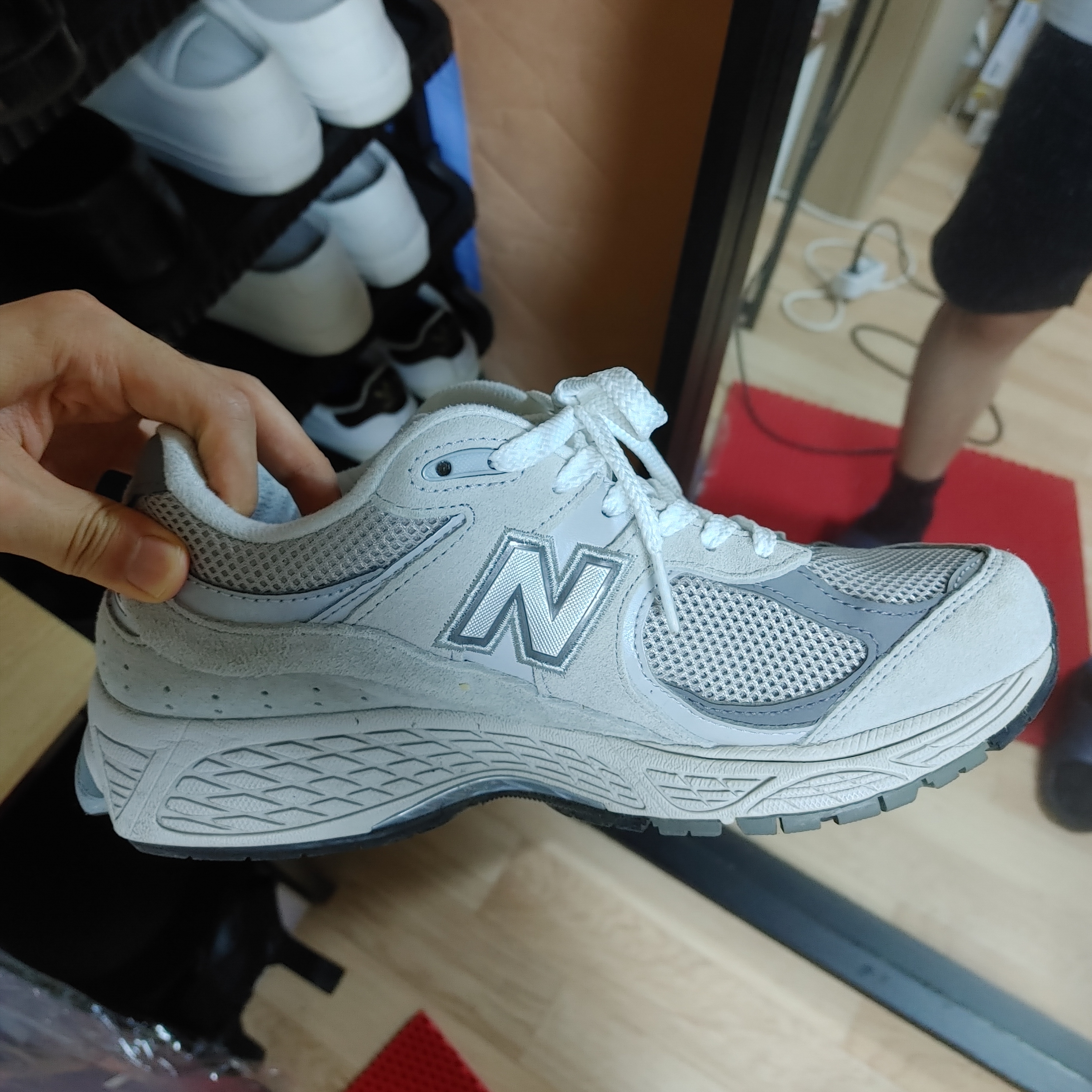 New Balance 2002R T2 Gray 착용 스타일