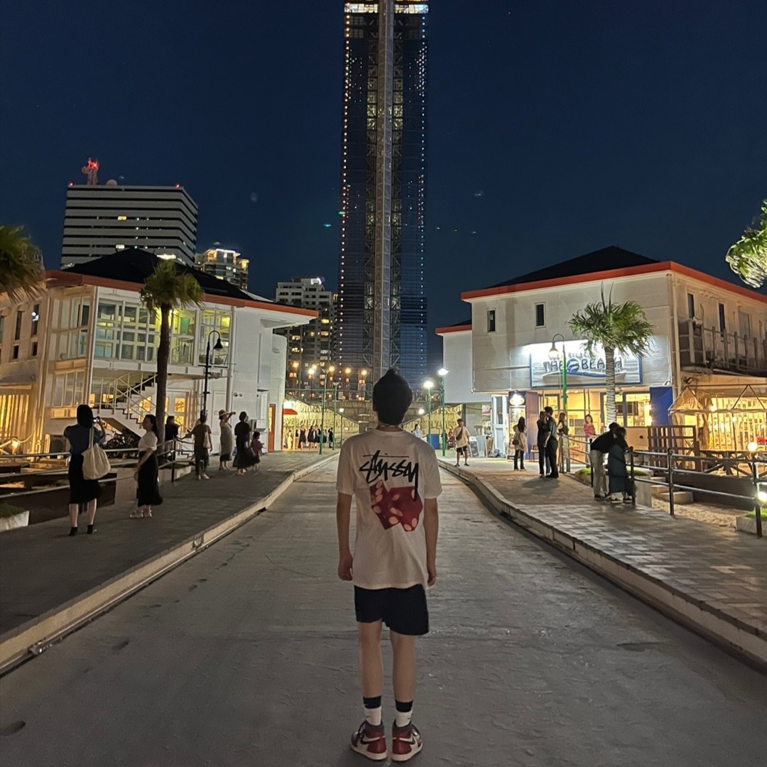 Stussy Diced Out T-Shirt White, Jordan 1 Retro High OG Chicago 2022 착용 스타일 - 1