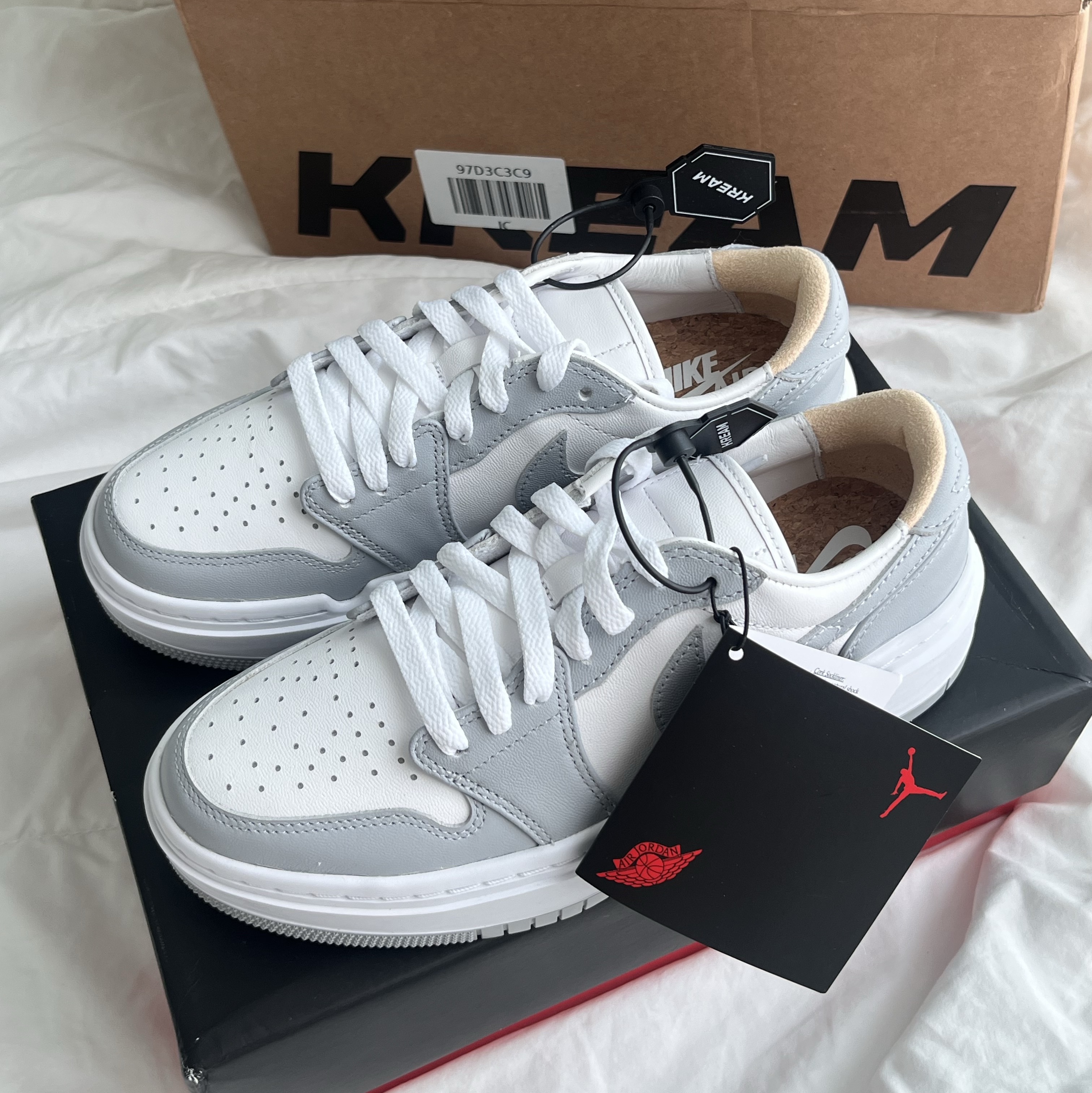 (W) Jordan 1 Elevate Low White and Wolf Grey 착용 스타일