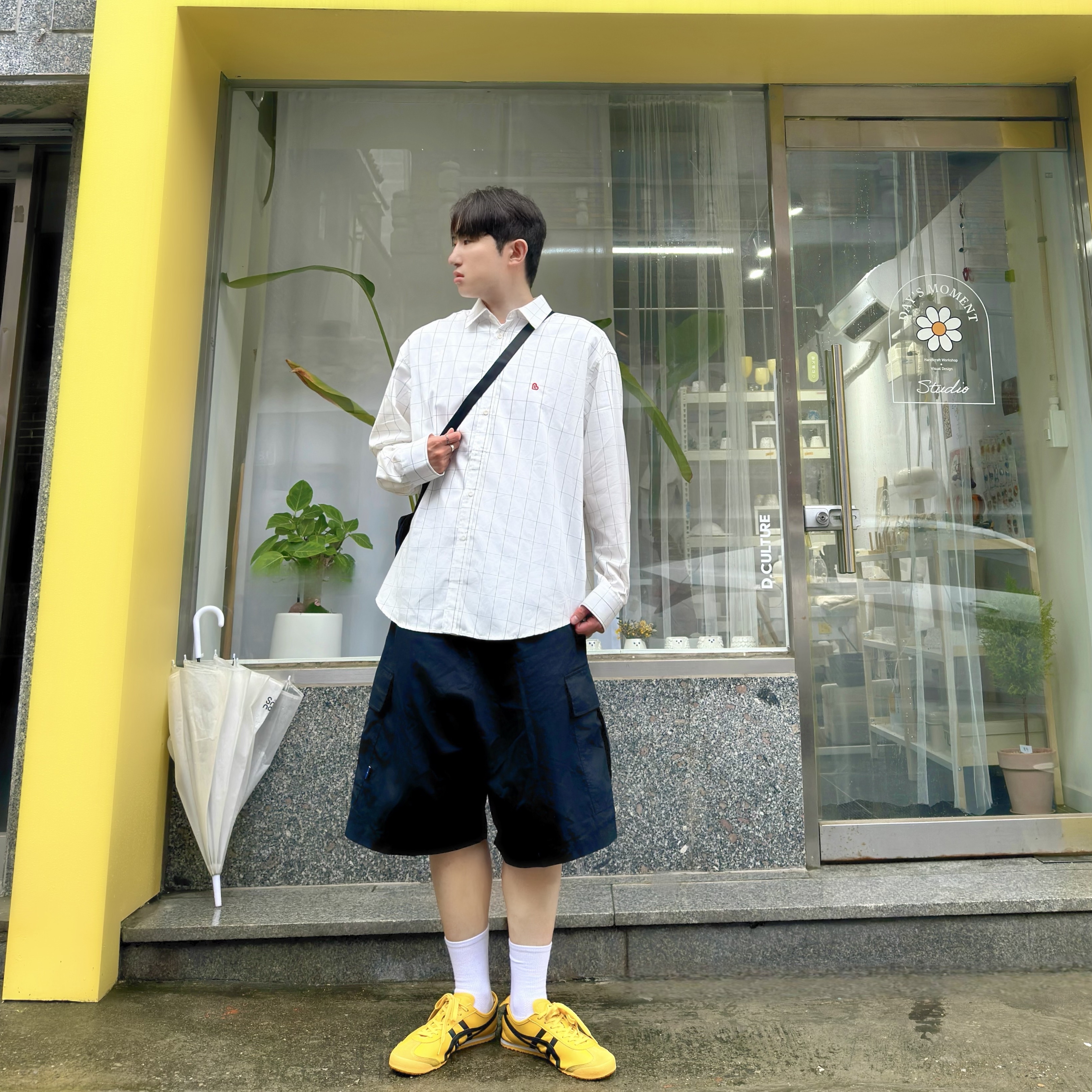 Onitsuka Tiger Mexico 66 Yellow Black 착용 스타일 - 2