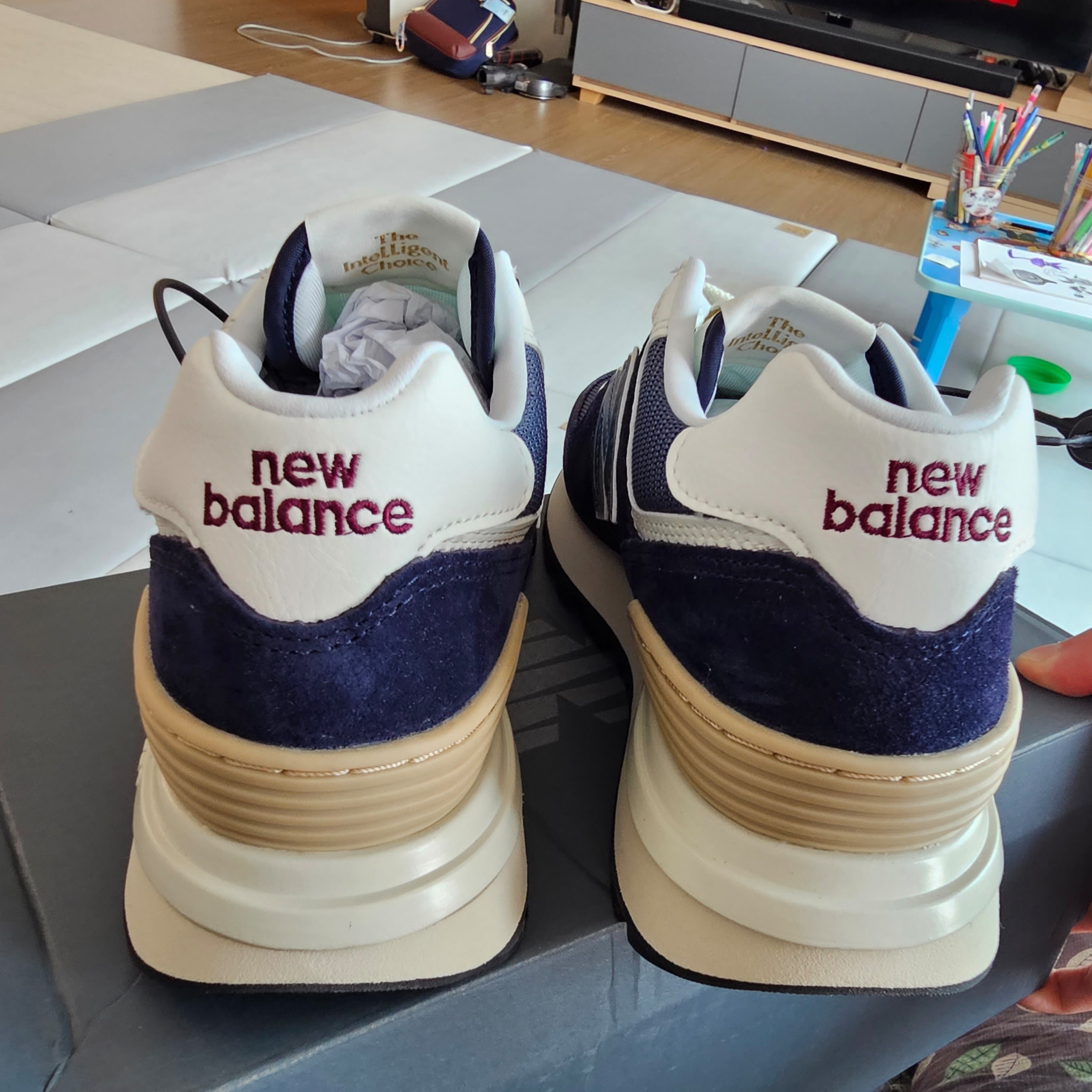 New Balance 574 Legacy Navy 착용 스타일 - 3