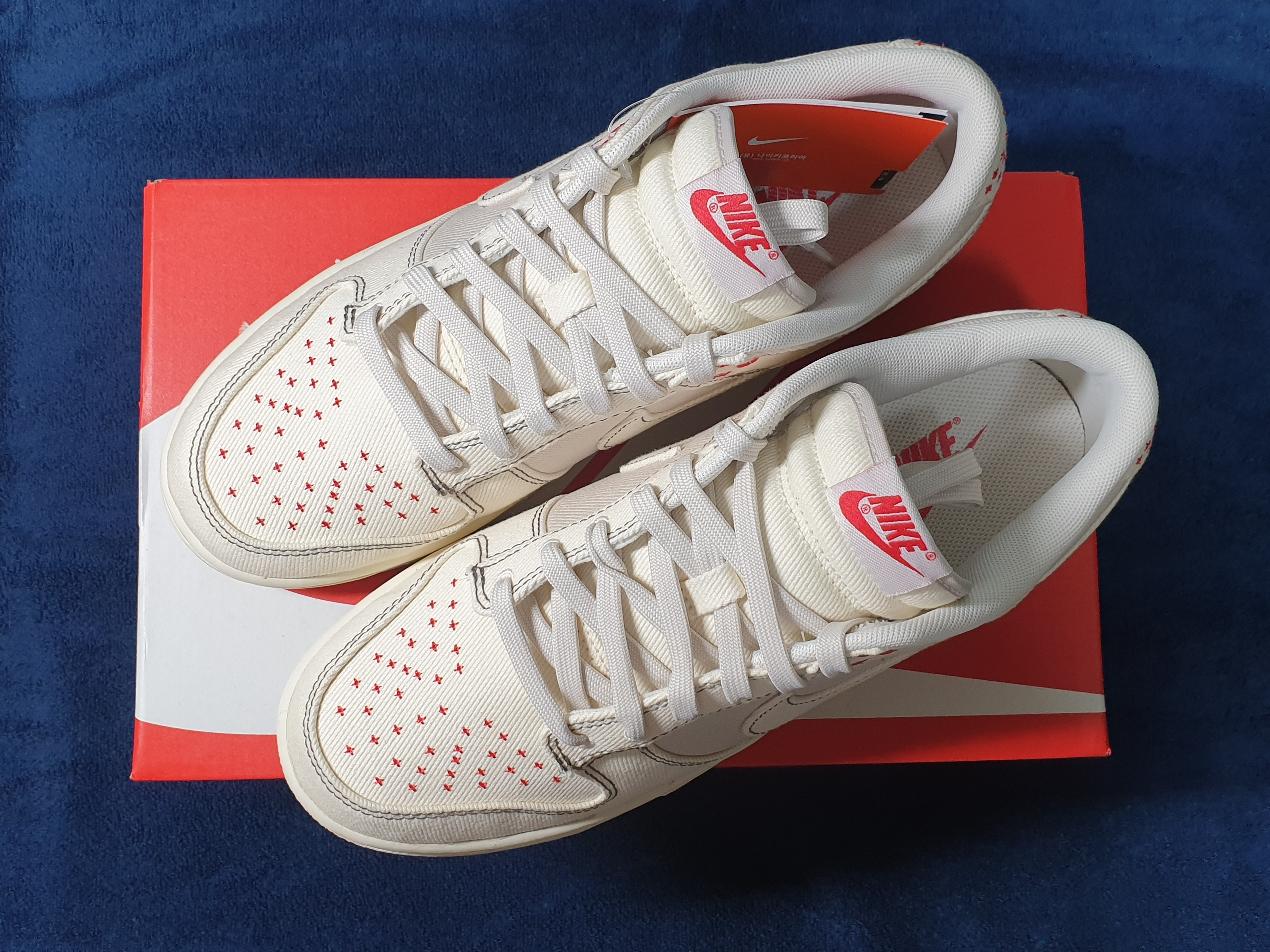 Nike Dunk Low Beige Red 착용 스타일