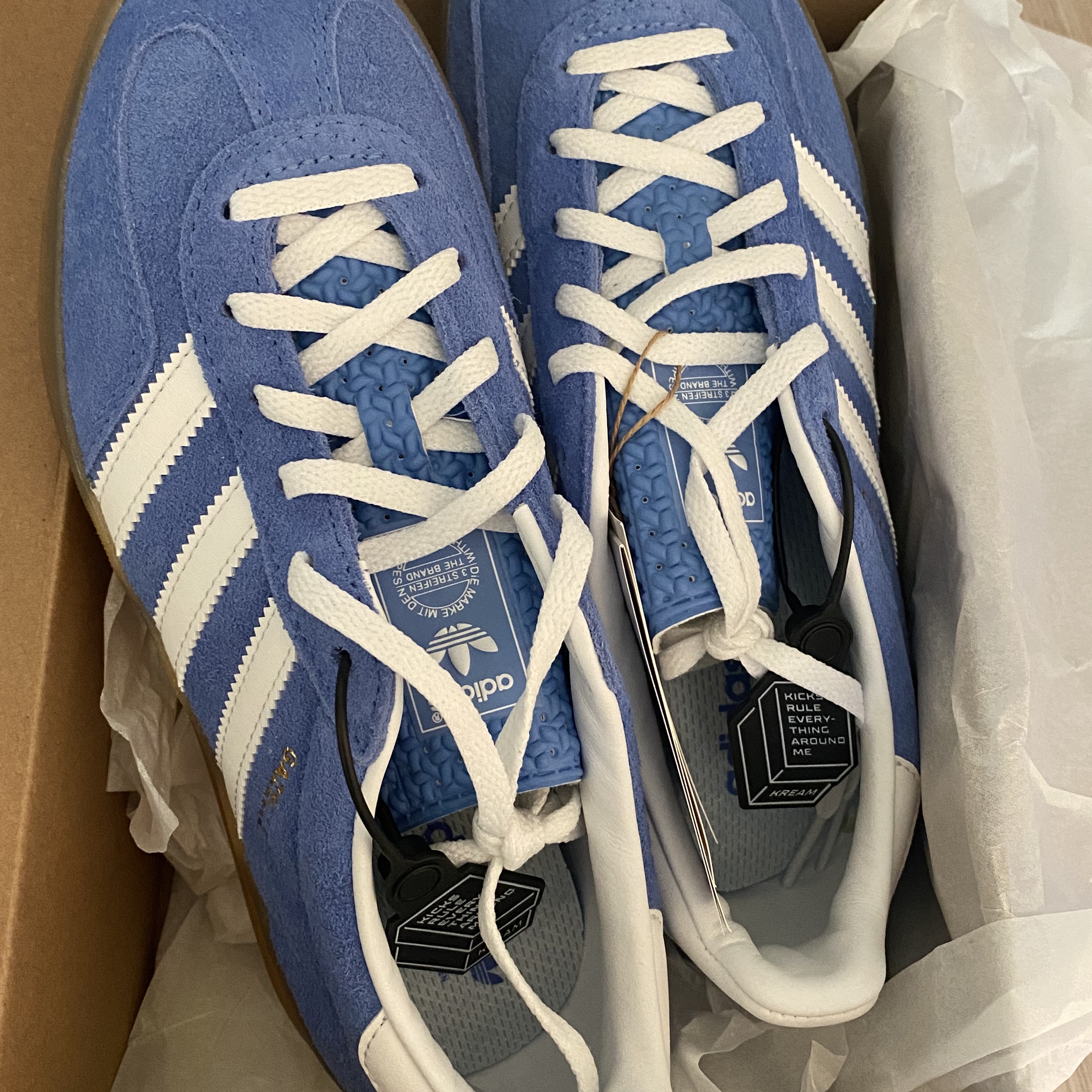 (W) Adidas Gazelle Indoor Blue Fusion Cloud White 착용 스타일