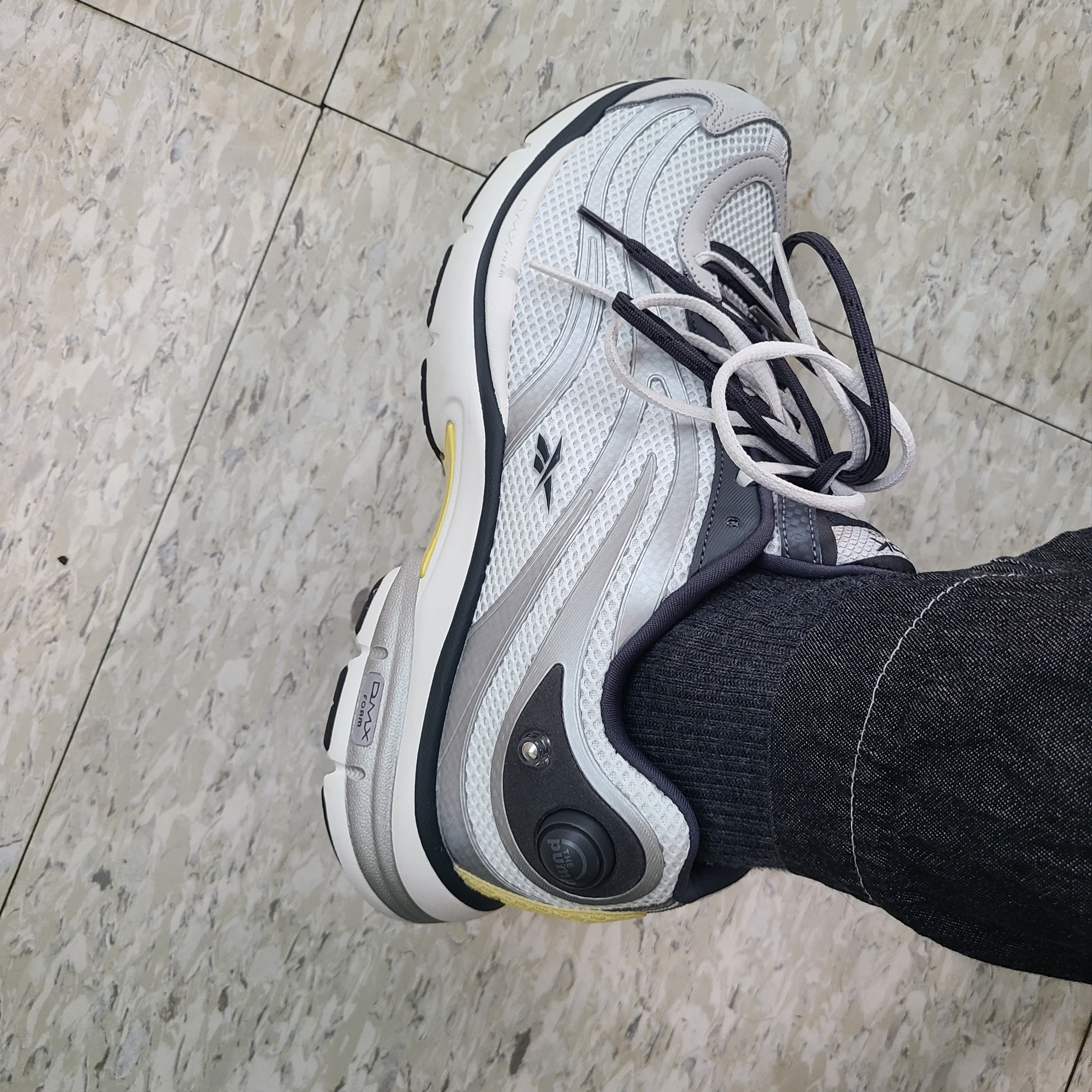 Reebok x Liful Premier Pump Paris Grey 착용 스타일 - 5