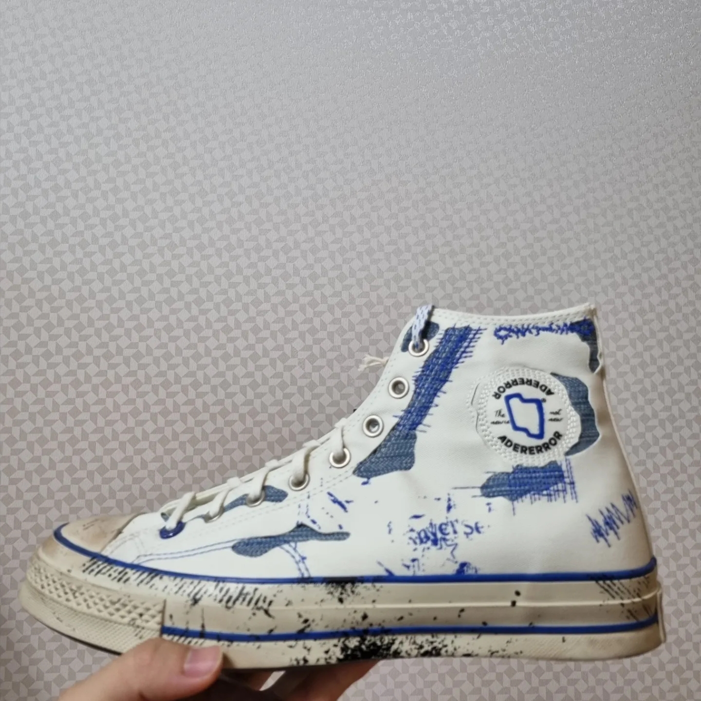 Converse x Ader Error Chuck 70 High White 착용 스타일 - 3