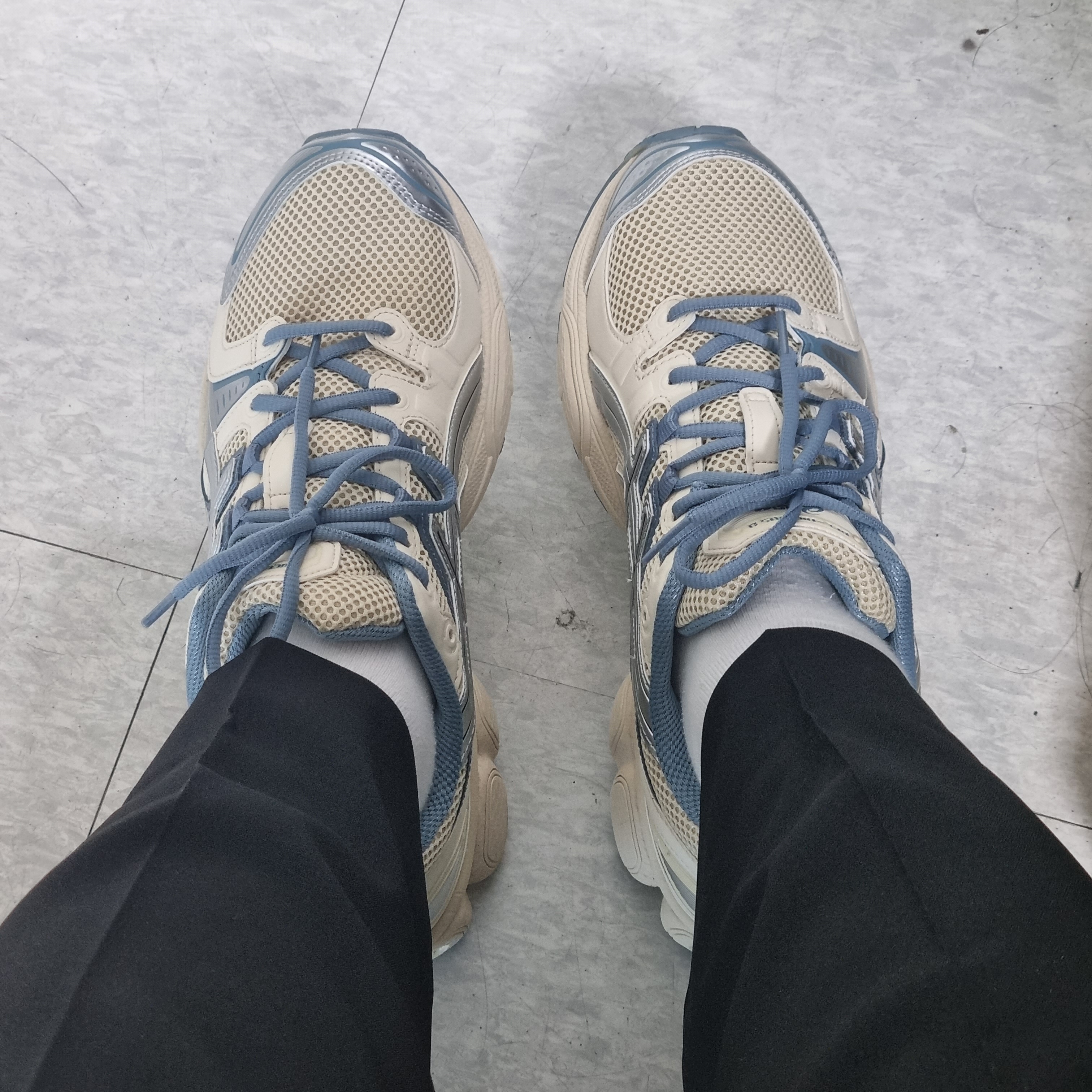 Asics x Wind and Sea Gel-Nimbus 9 Cream Pure Silver 착용 스타일