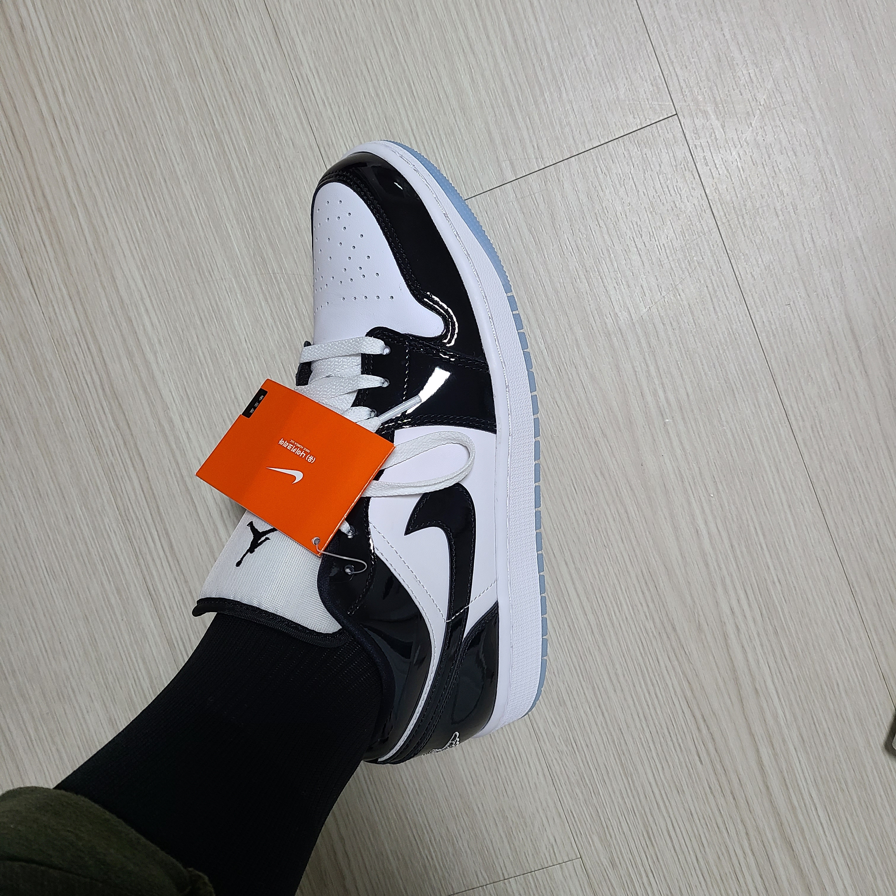Jordan 1 Low SE Concord 착용 스타일 - 2