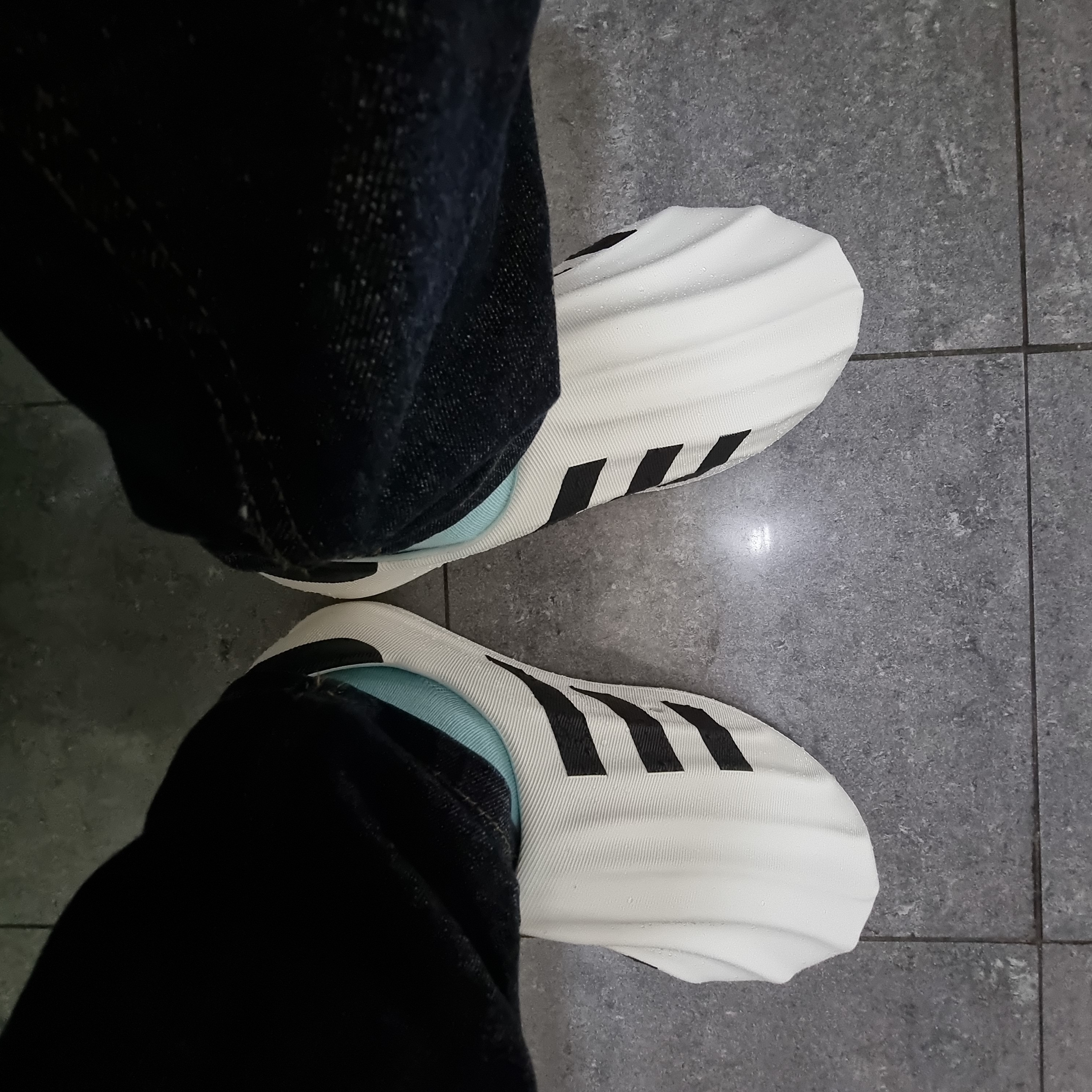 Adidas Adifom Superstar Core White 착용 스타일