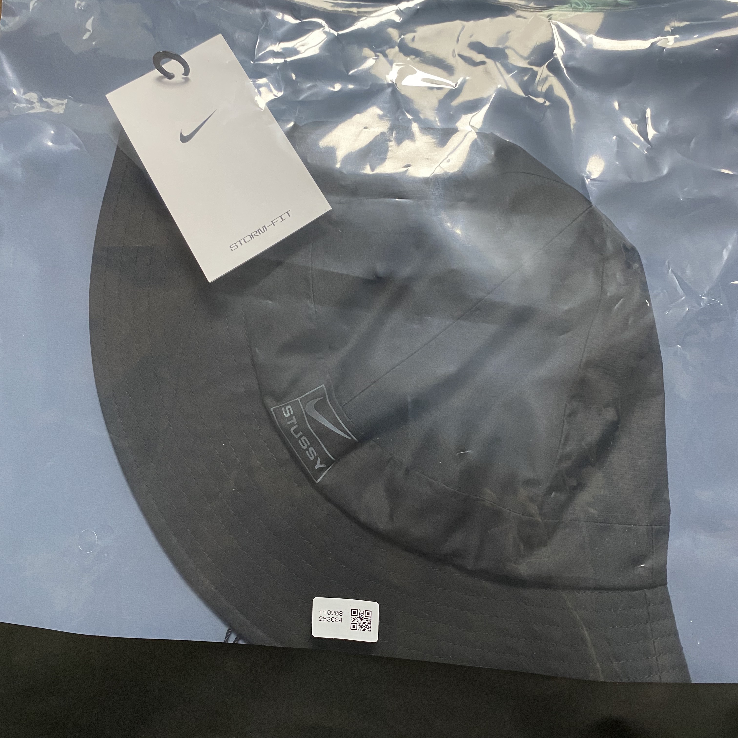 Nike x Stussy NRG FL Storm-Fit Bucket Hat Black 착용 스타일 - 4