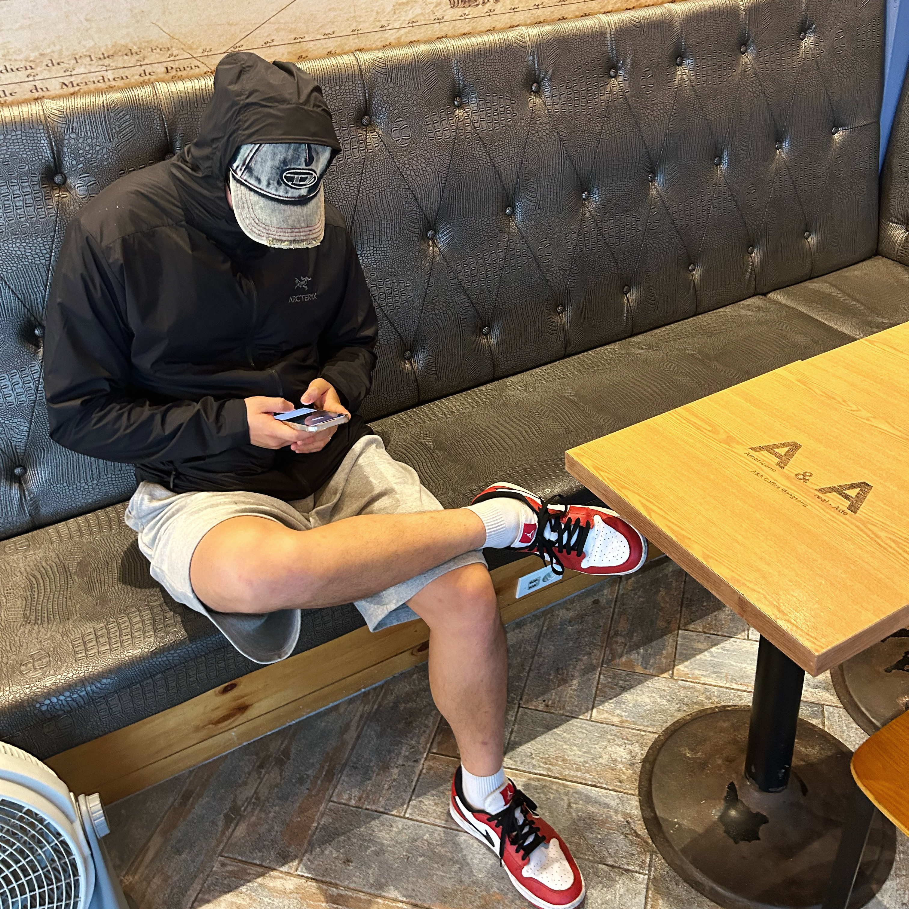 Diesel C-Seymon Treated Denim Baseball Cap Blue White, Arc'teryx Atom SL Hoody Black 착용 스타일