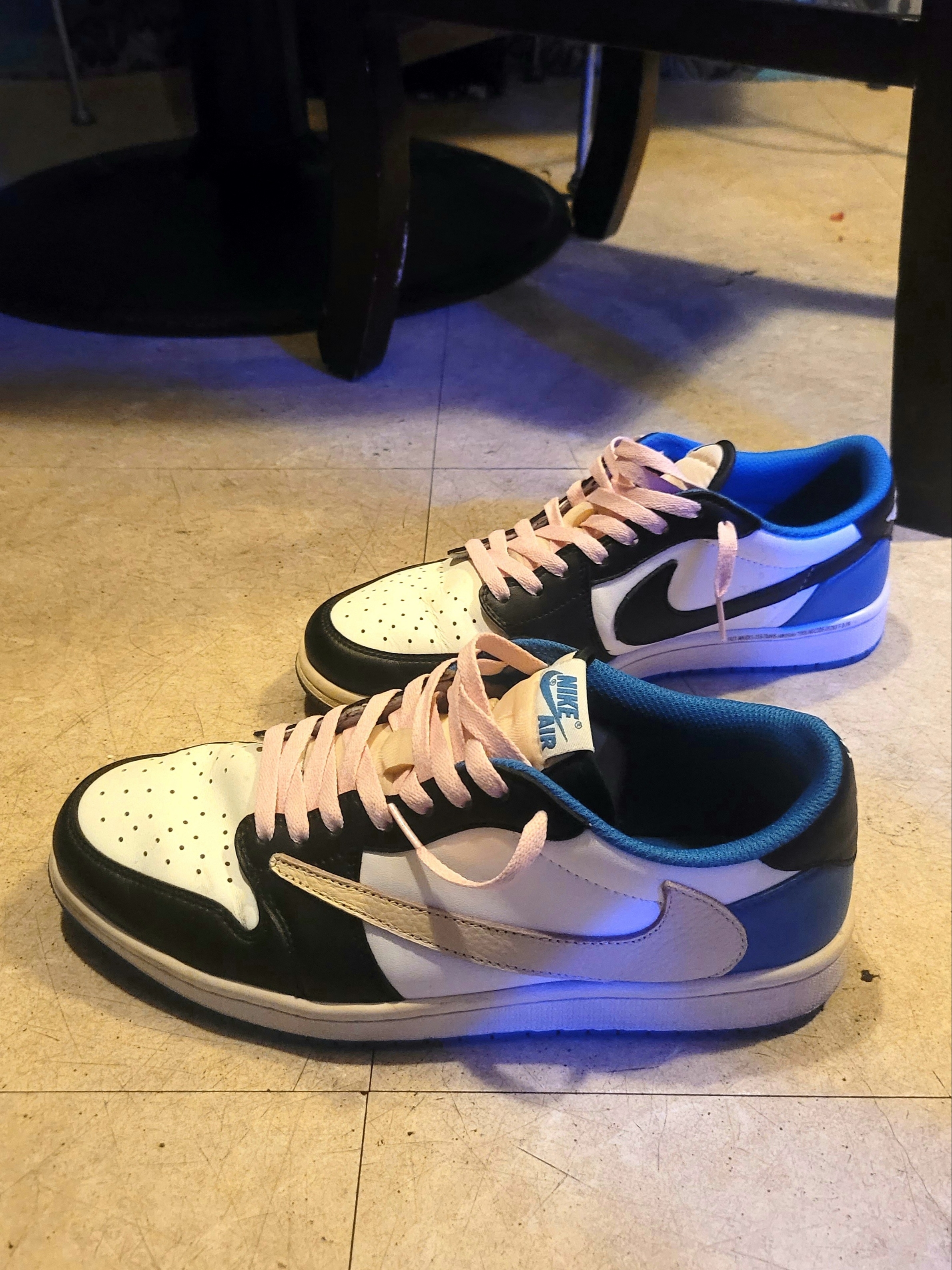 Jordan 1 x Travis Scott x Fragment Retro Low OG SP Military Blue 착용 스타일