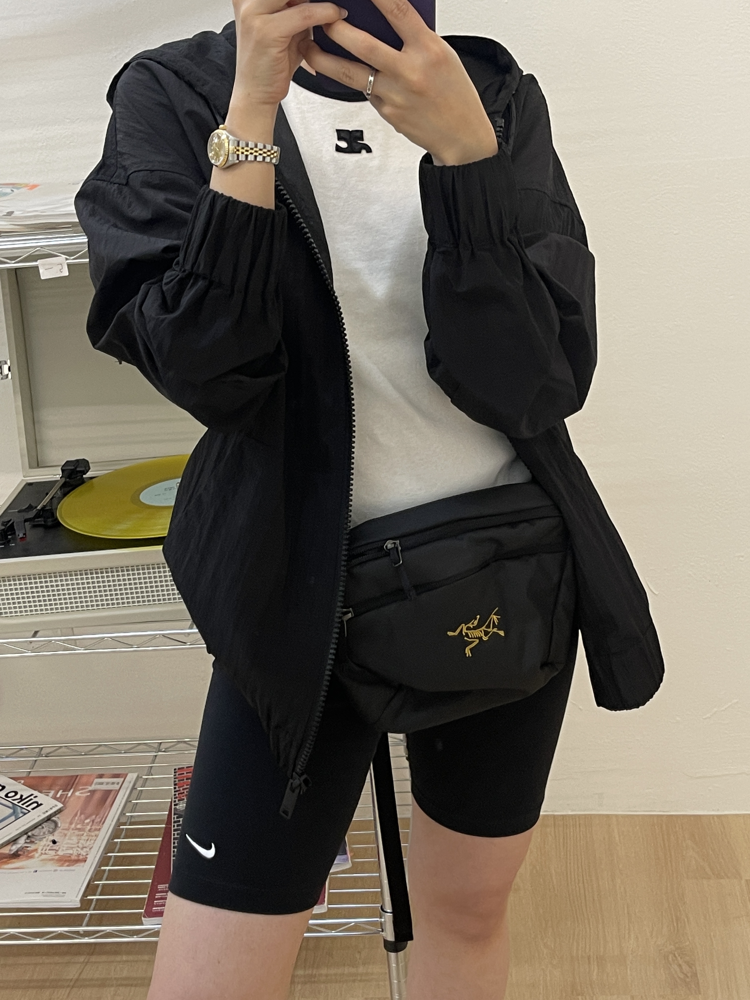 (W) Courreges Reedition Bumpy Contrast T-Shirt Heritage White Black 착용 스타일 - 2