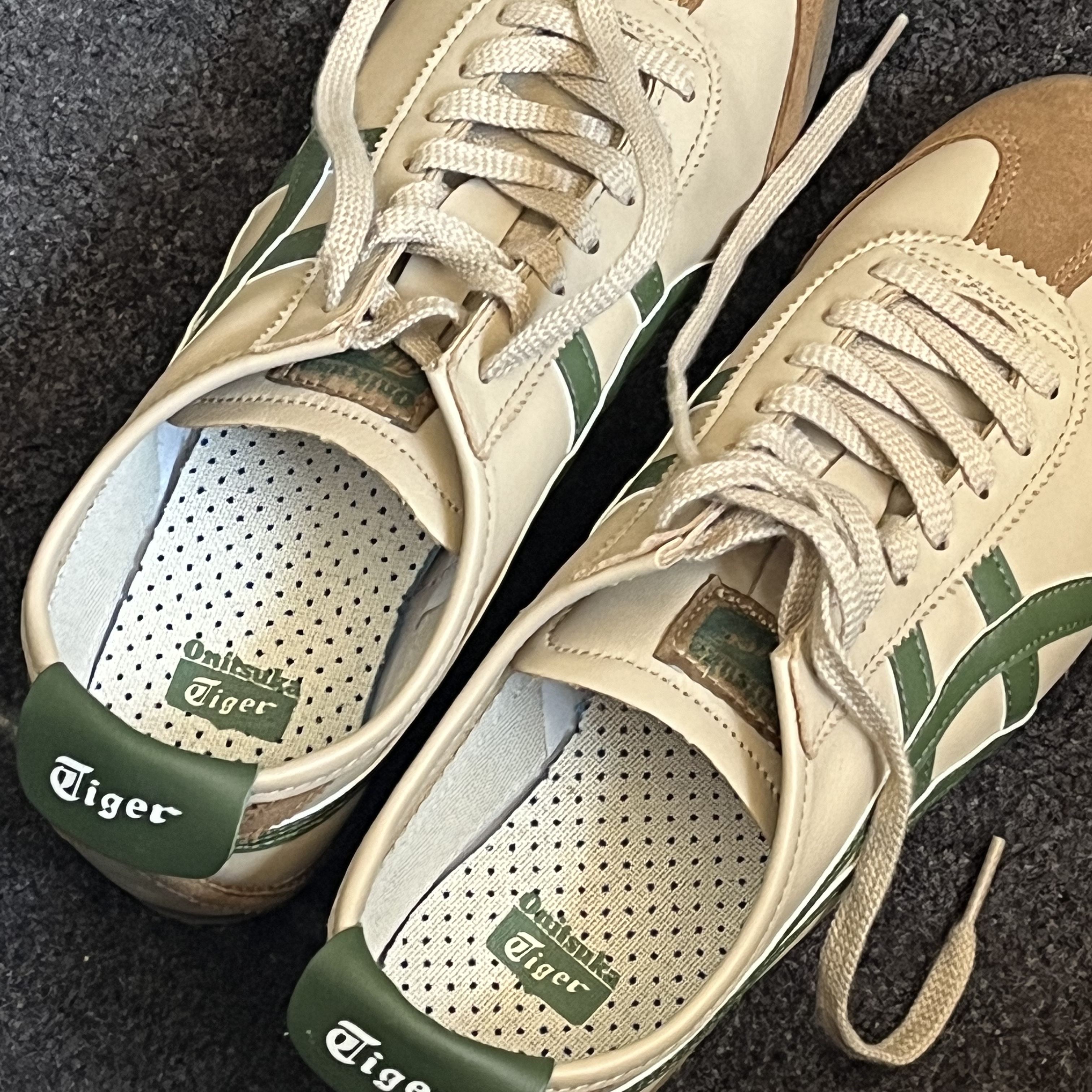 Onitsuka Tiger Mexico 66 Beige Grass Green 착용 스타일