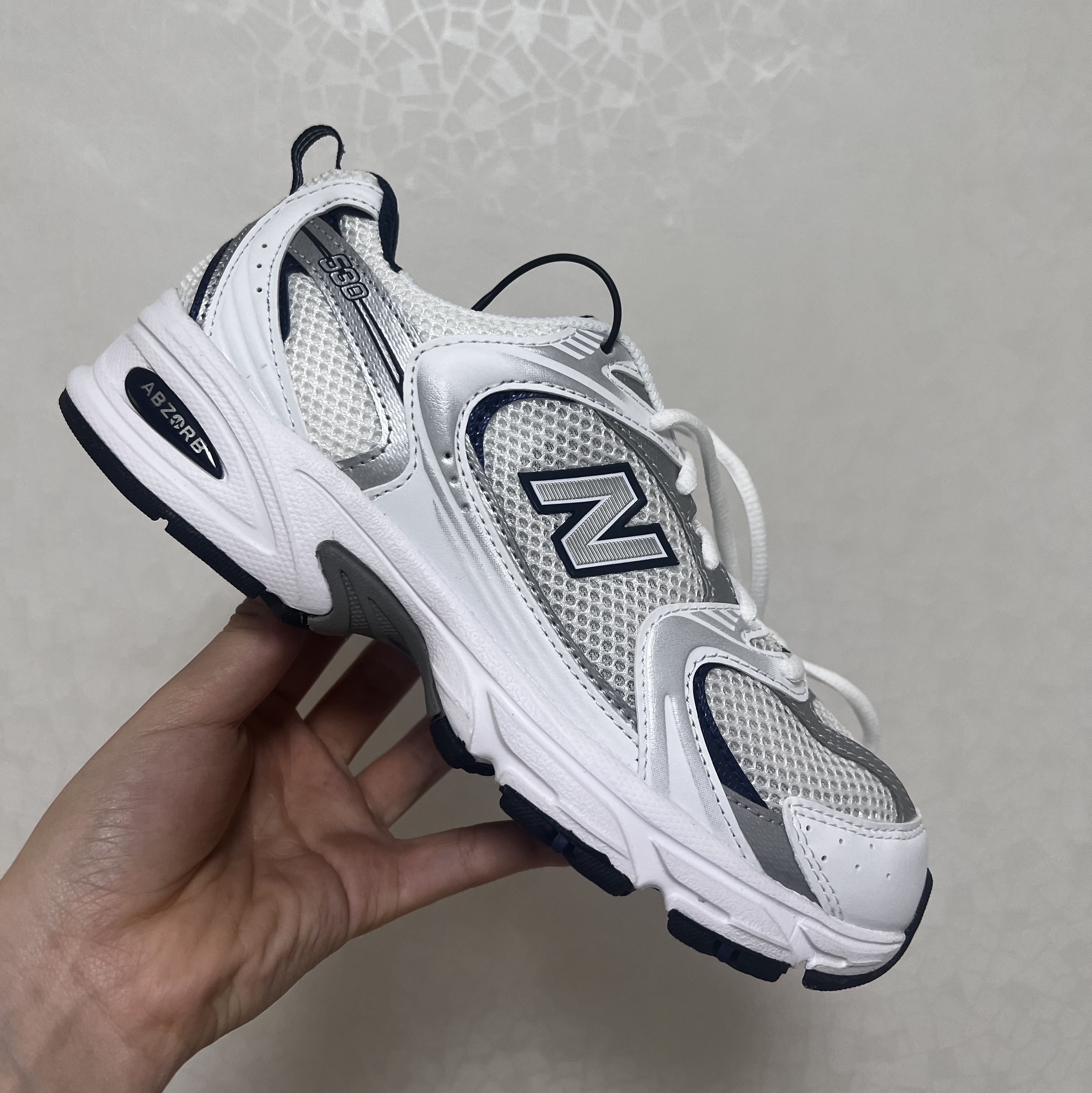 New Balance 530 White 착용 스타일