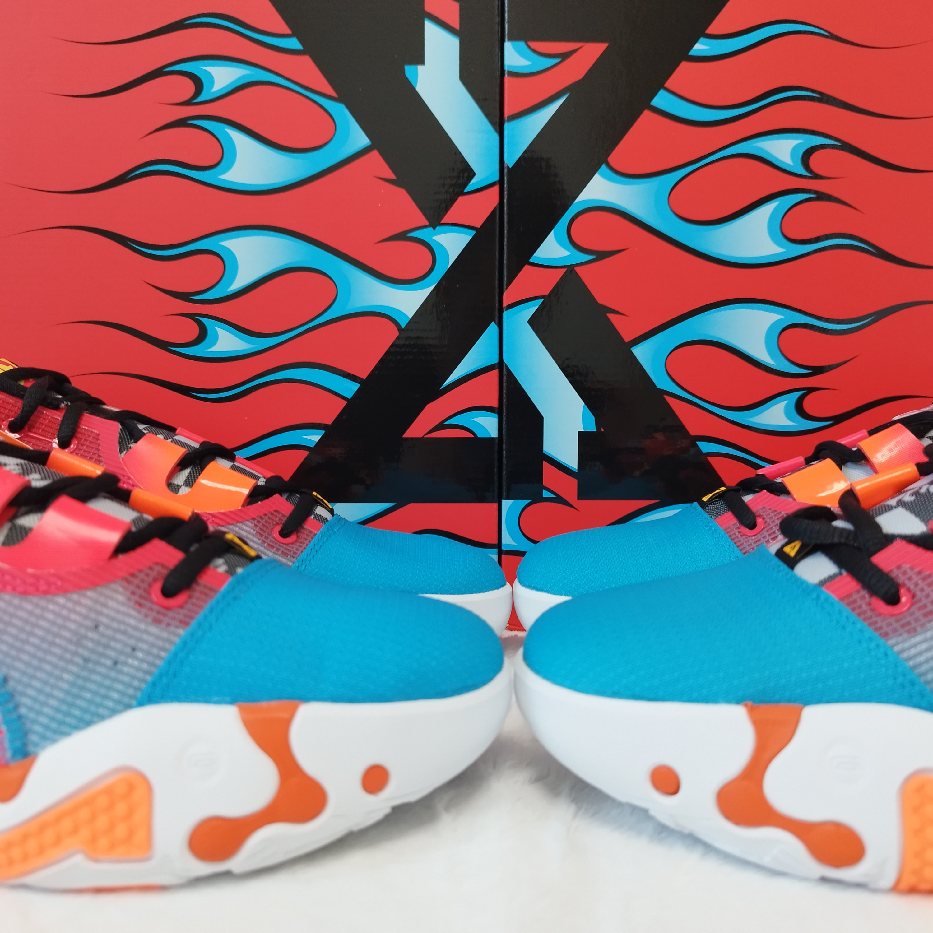 Nike x Hot Wheels PG 6 EP Siren Red 착용 스타일