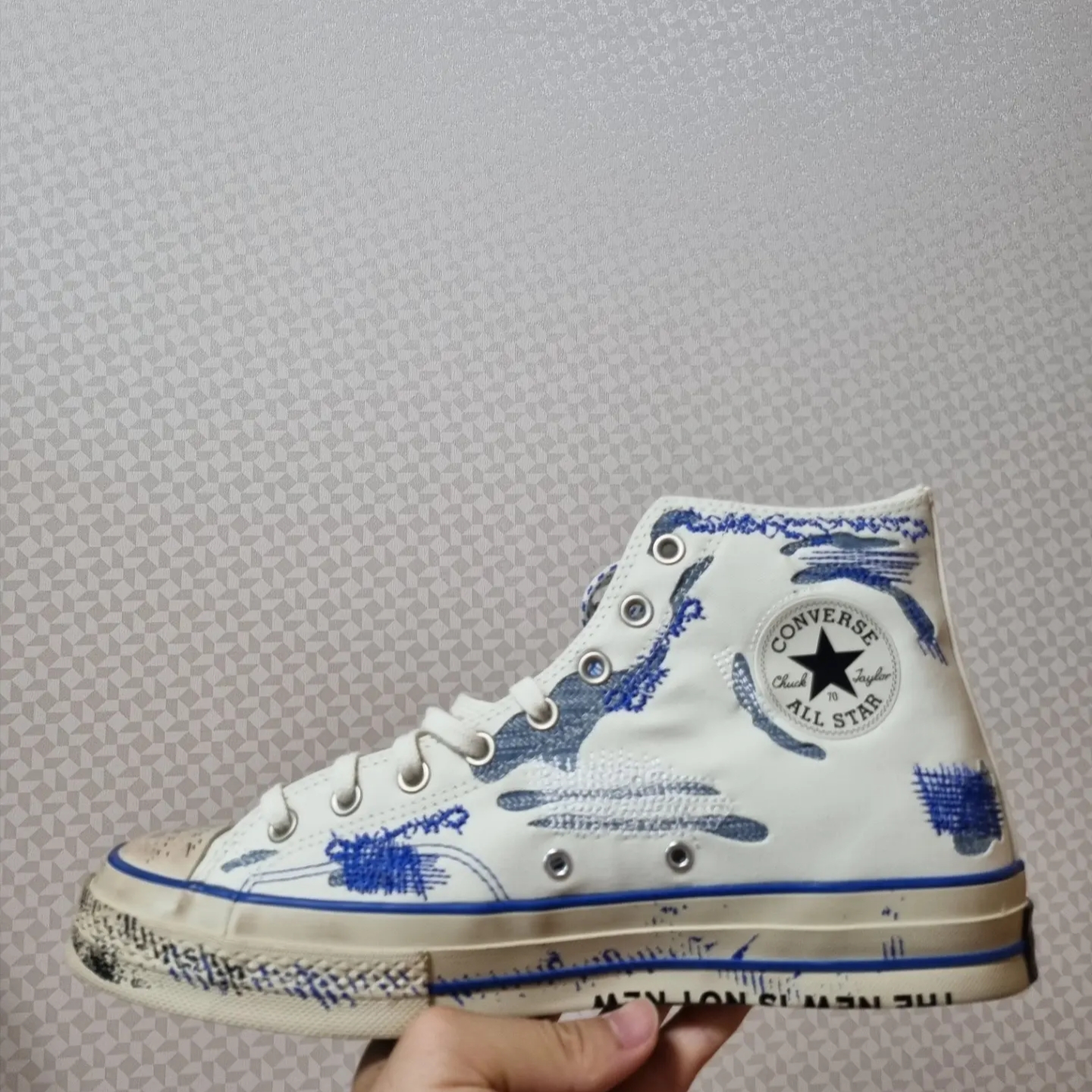 Converse x Ader Error Chuck 70 High White 착용 스타일 - 2