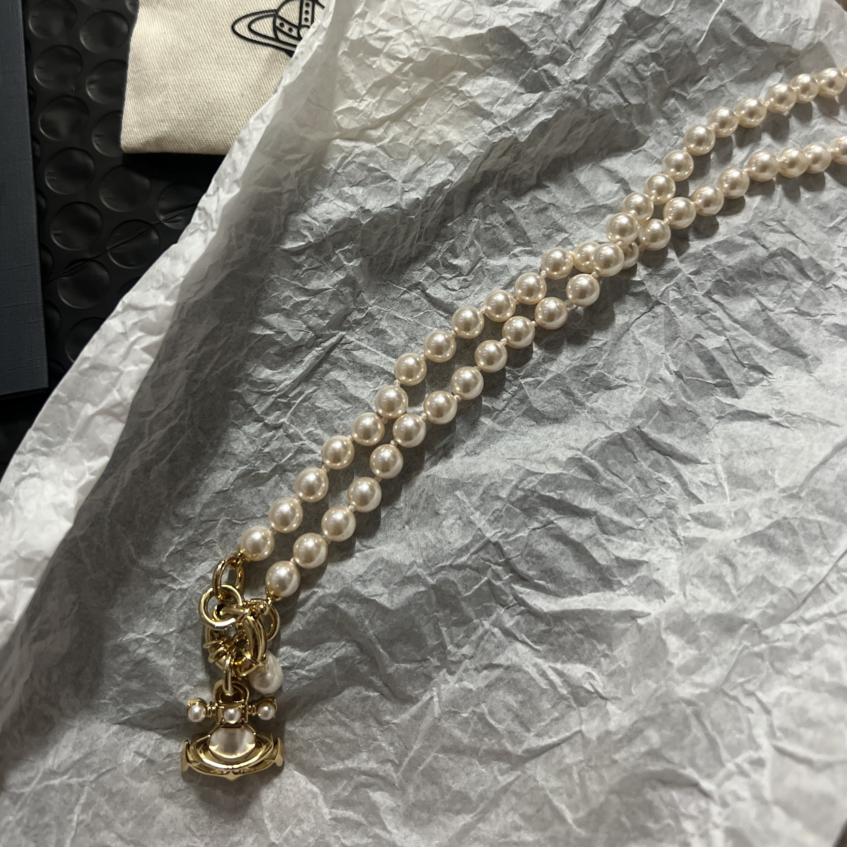 Vivienne Westwood Marialena Pearl Necklace Gold 착용 스타일 - 1
