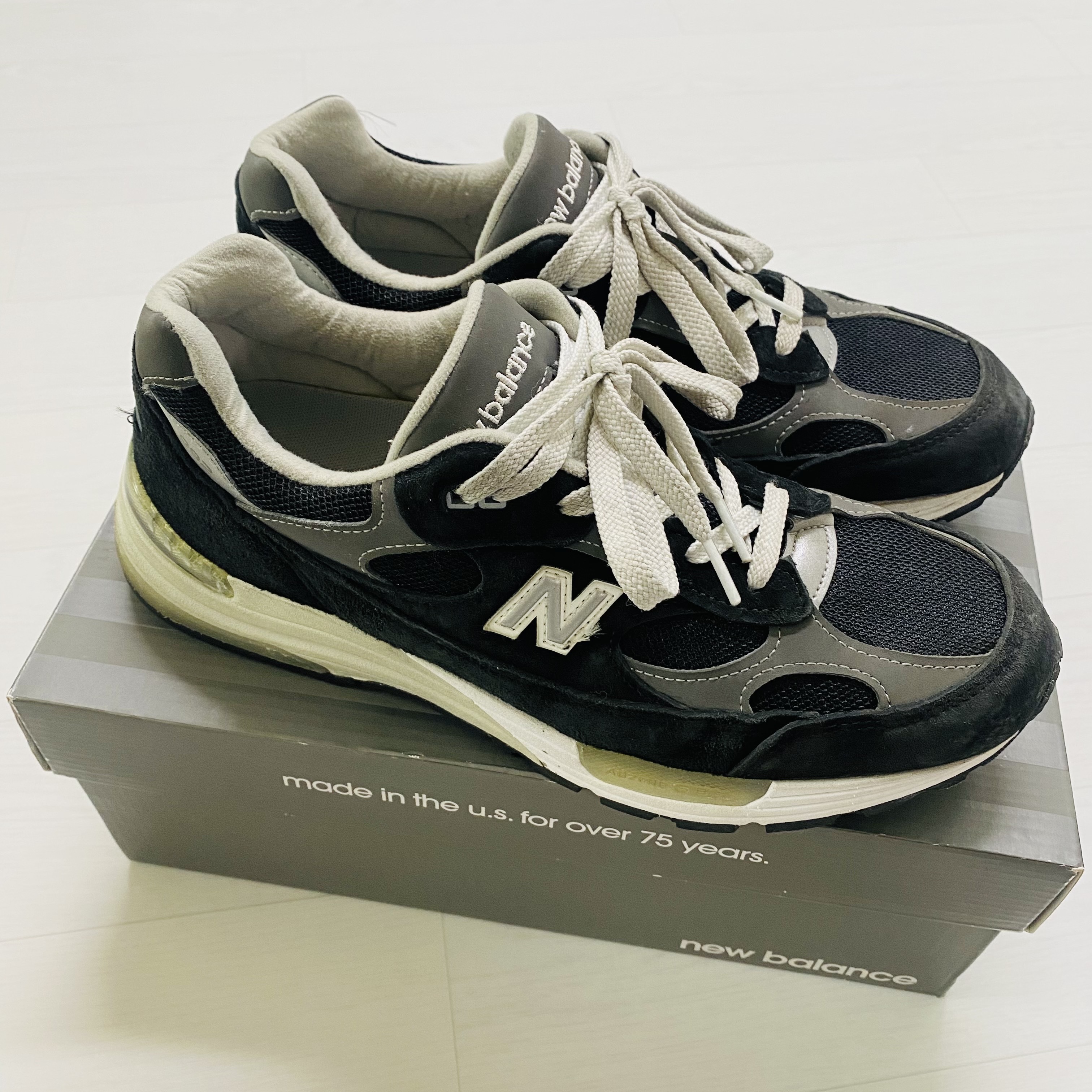 New Balance 992 Made in USA Black Grey 착용 스타일 - 3