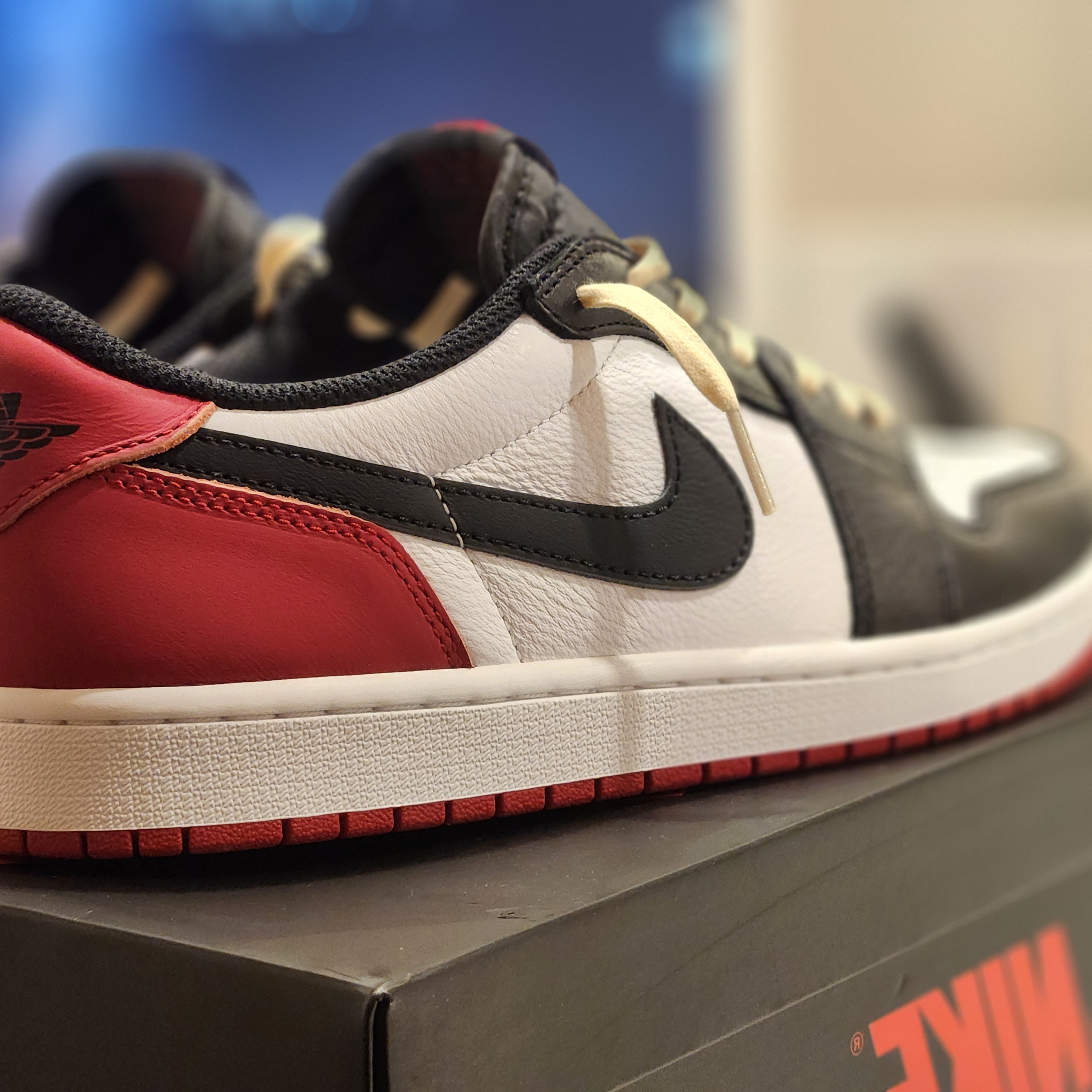 Jordan 1 Retro Low OG Black Toe 착용 스타일 - 2