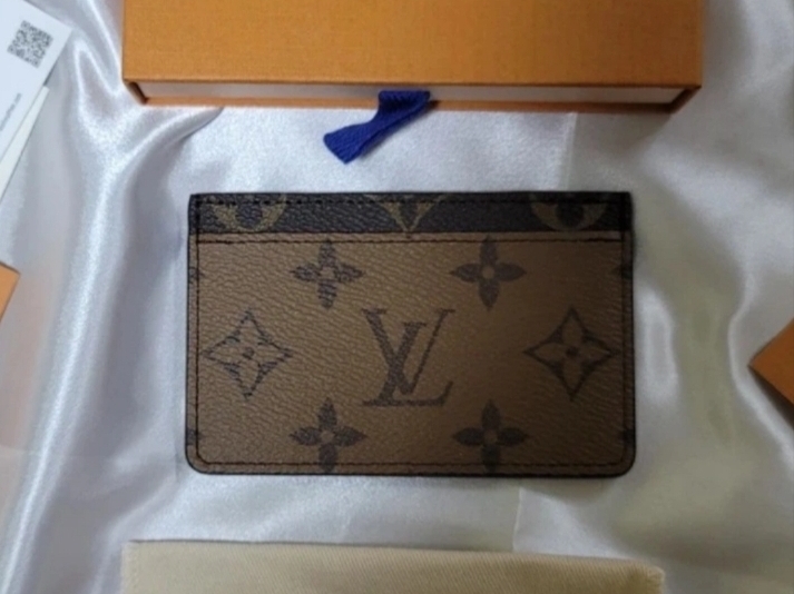 Louis Vuitton Rosalie Coin Purse Monogram Rose Ballerine, Louis Vuitton Card Holder Monogram and Monogram Reversed 착용 스타일 - 4