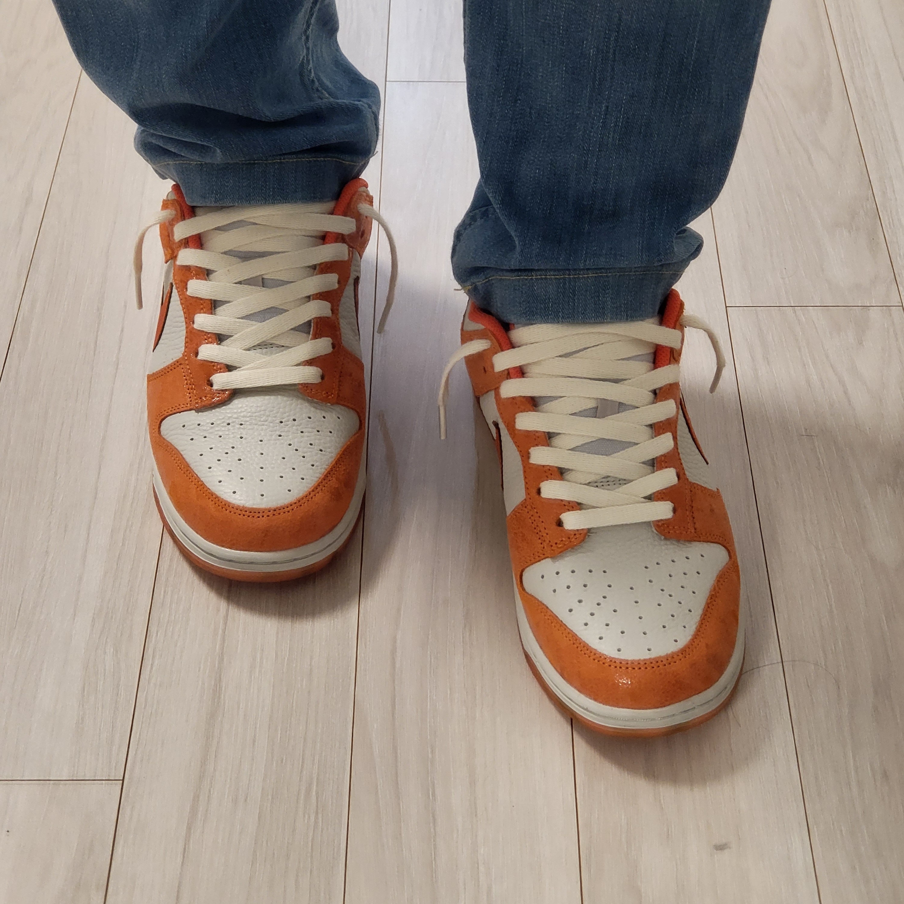 (W) Nike Dunk Low Total Orange 착용 스타일 - 1