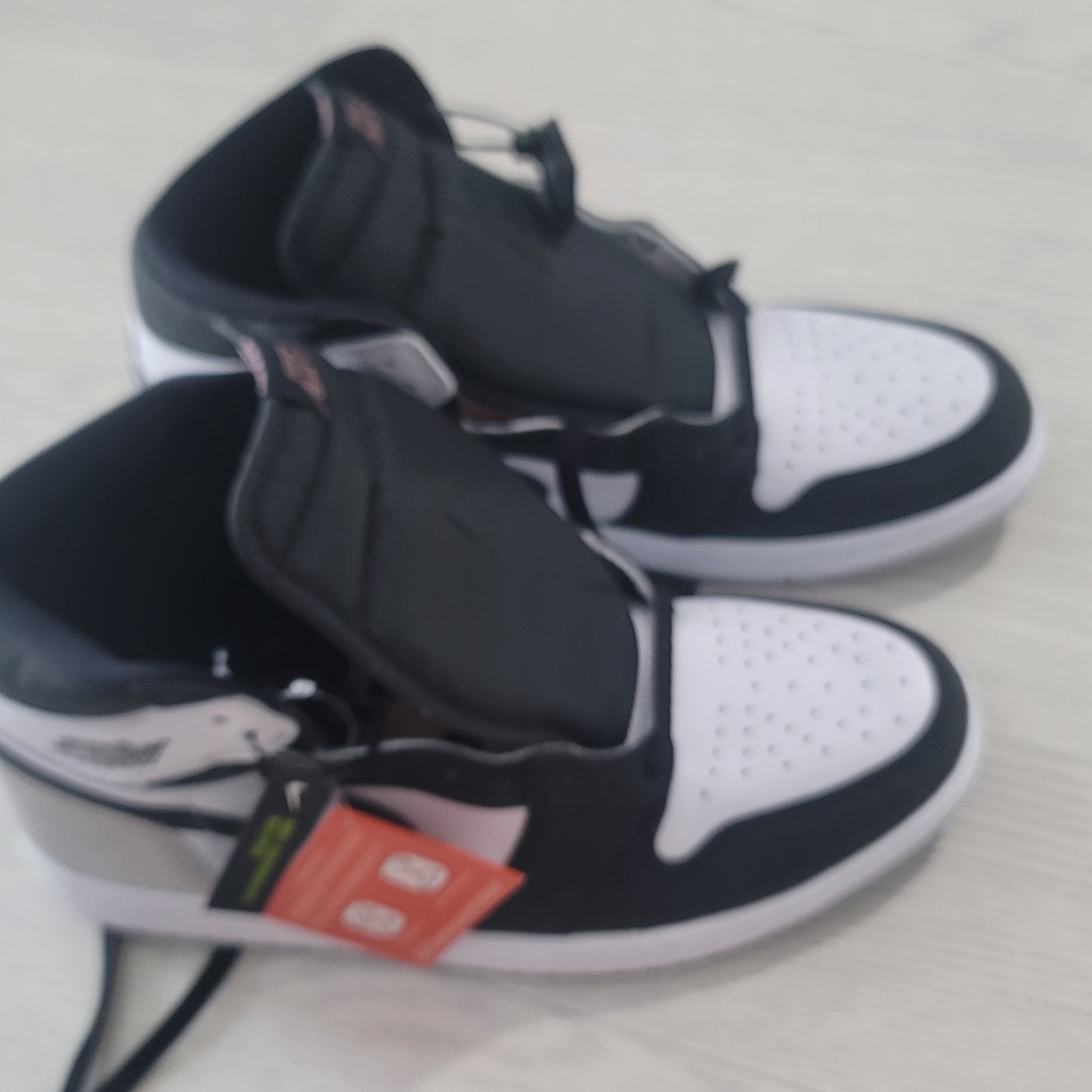 Jordan 1 Retro High OG Bleached Coral 착용 스타일 - 2