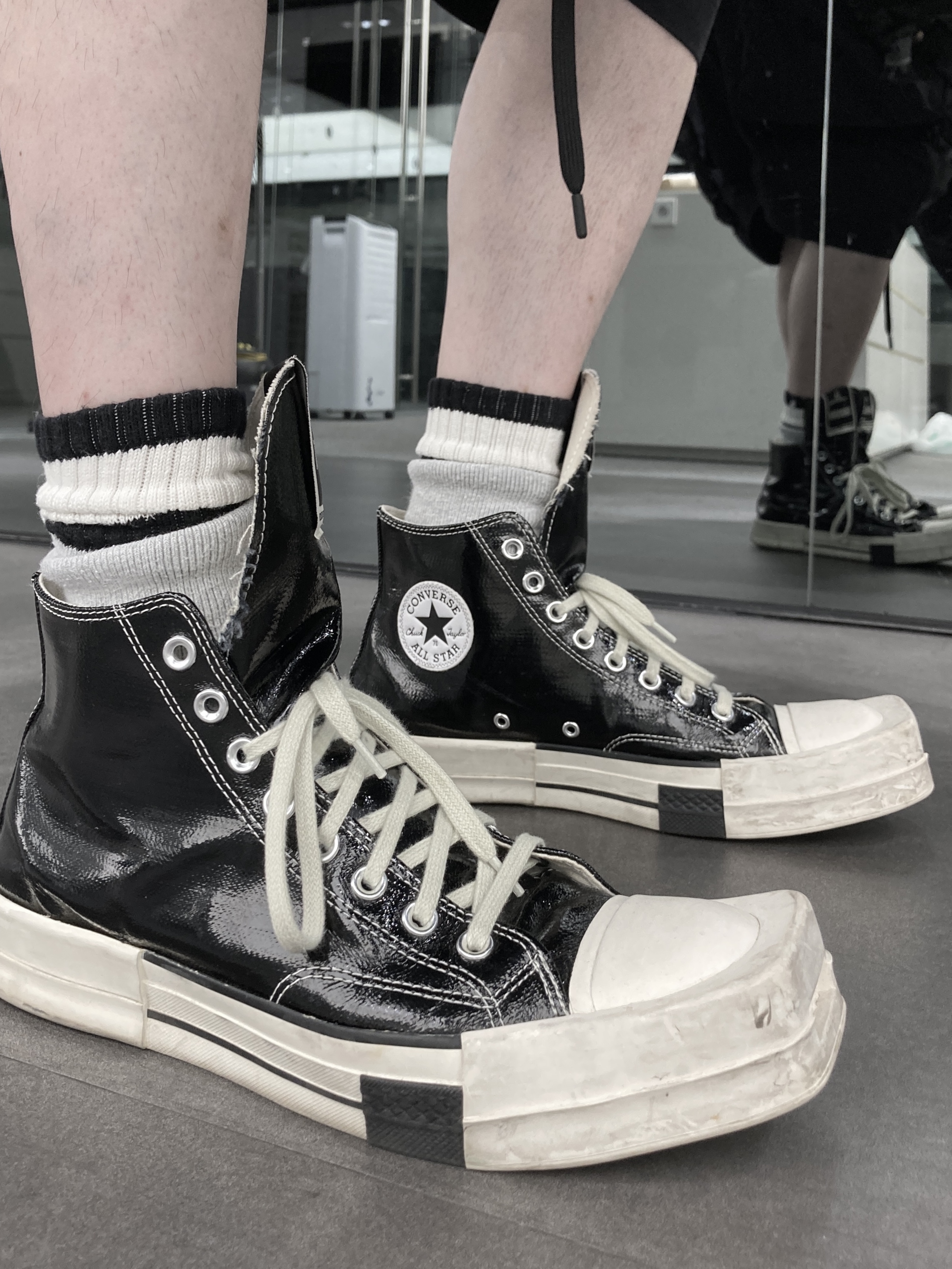 Converse x Drkshdw Turbodrk Chuck 70 Hi Black Lacquered Denim, Converse x Drkshdw Dad Cap Black 착용 스타일 - 3