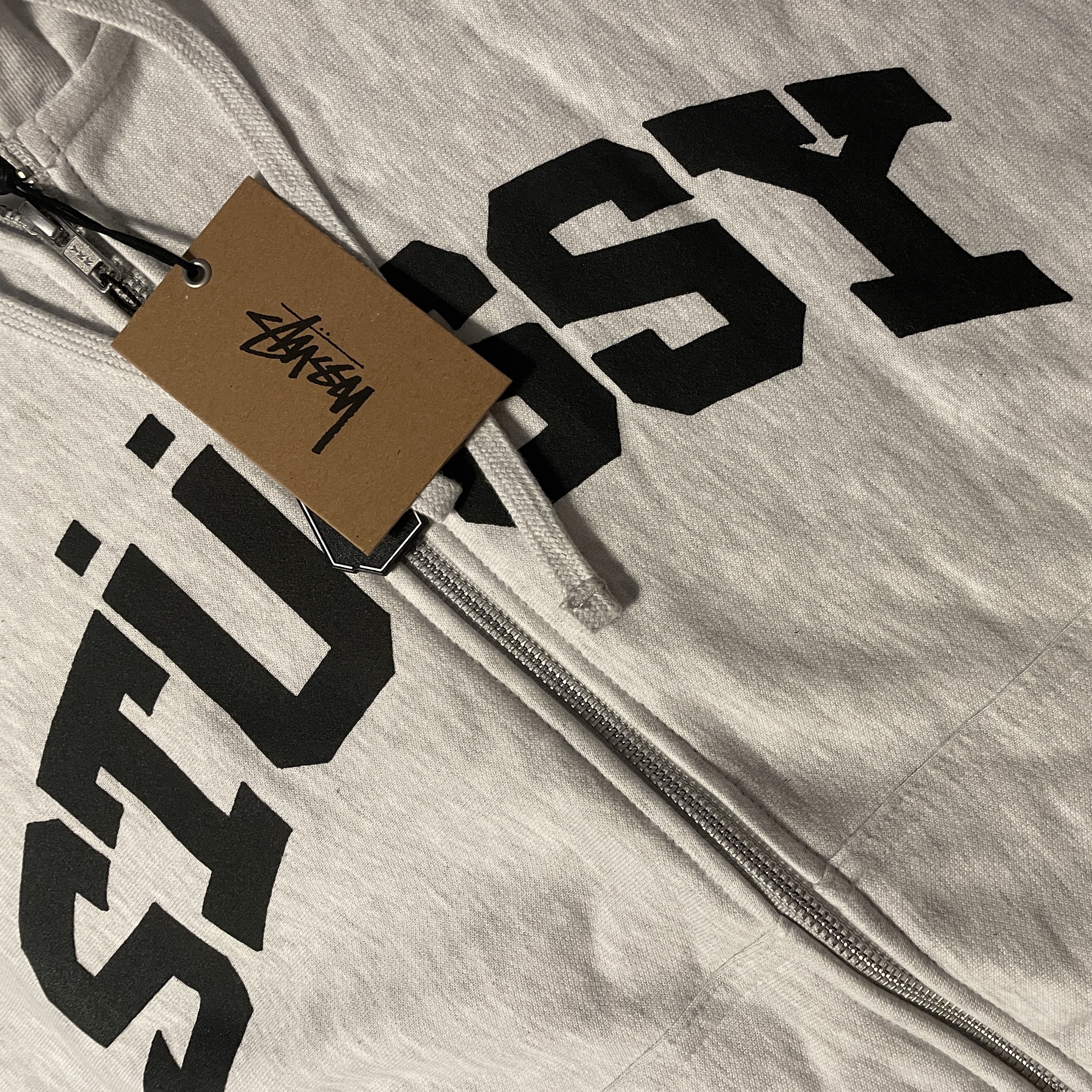 Stussy Block Sport Zip Hoodie Ash Heather 착용 스타일