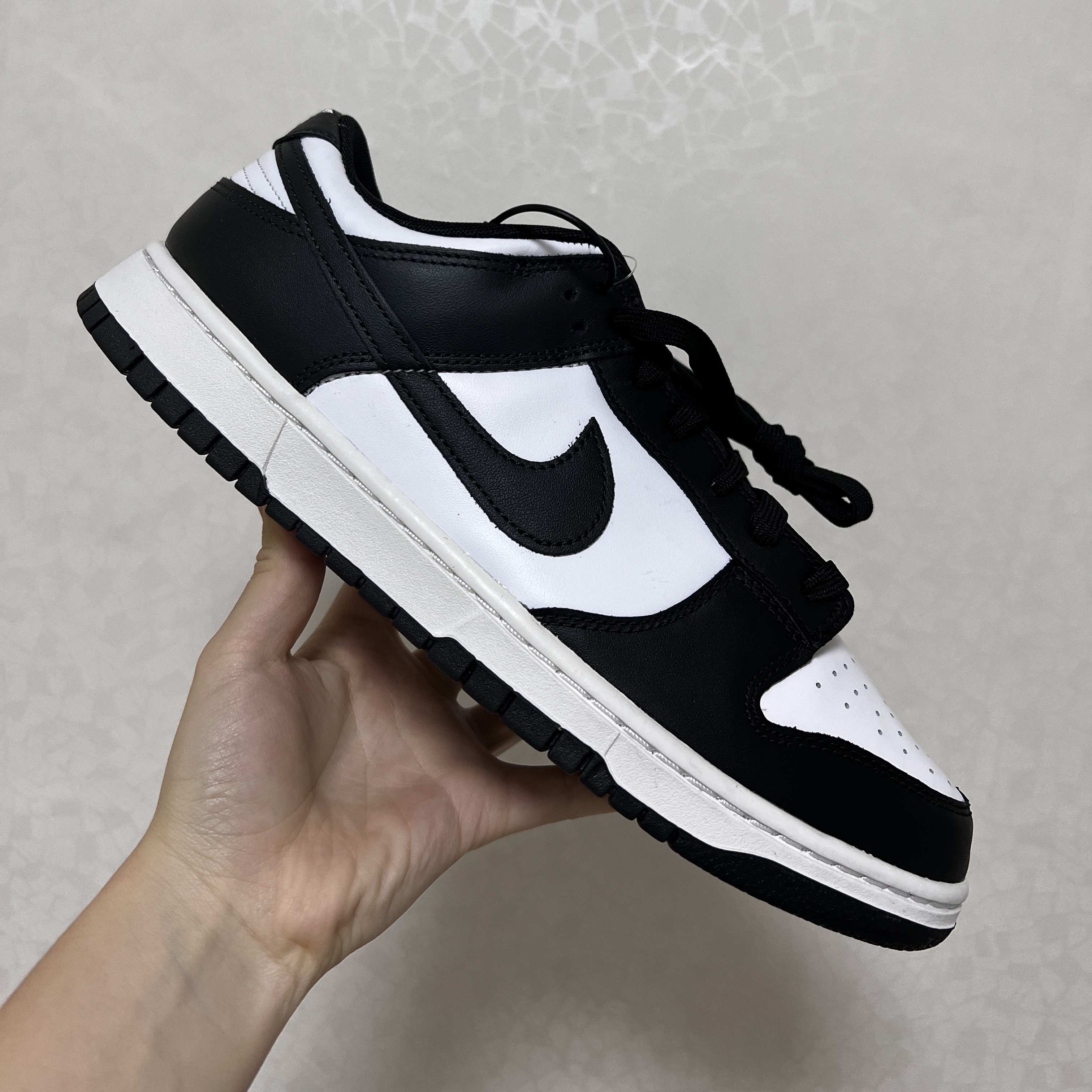 Nike Dunk Low Retro Black 착용 스타일 - 1