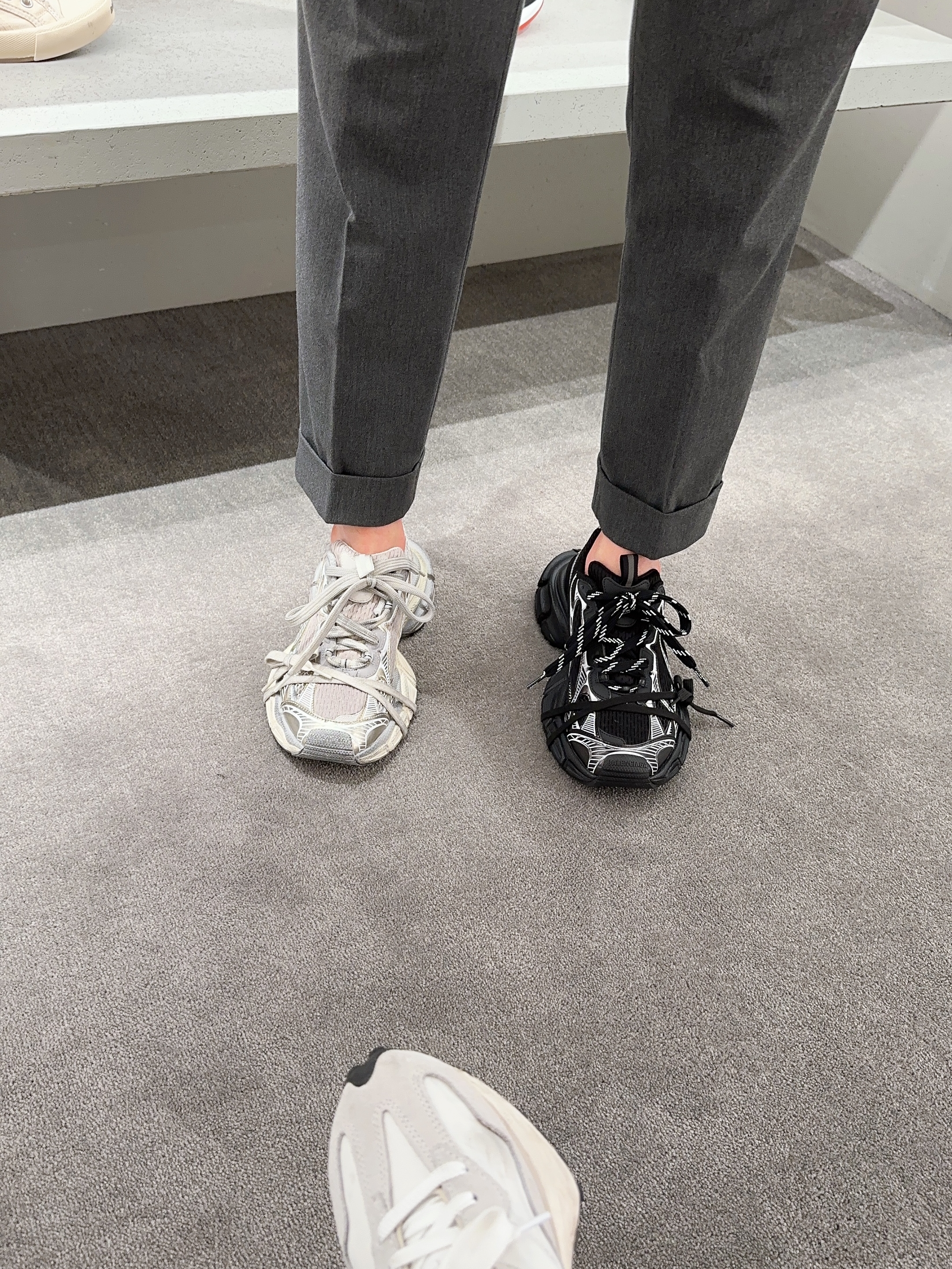 (W) Balenciaga 3XL Sneakers Light Beige, (W) Balenciaga 3XL Sneakers Black 착용 스타일