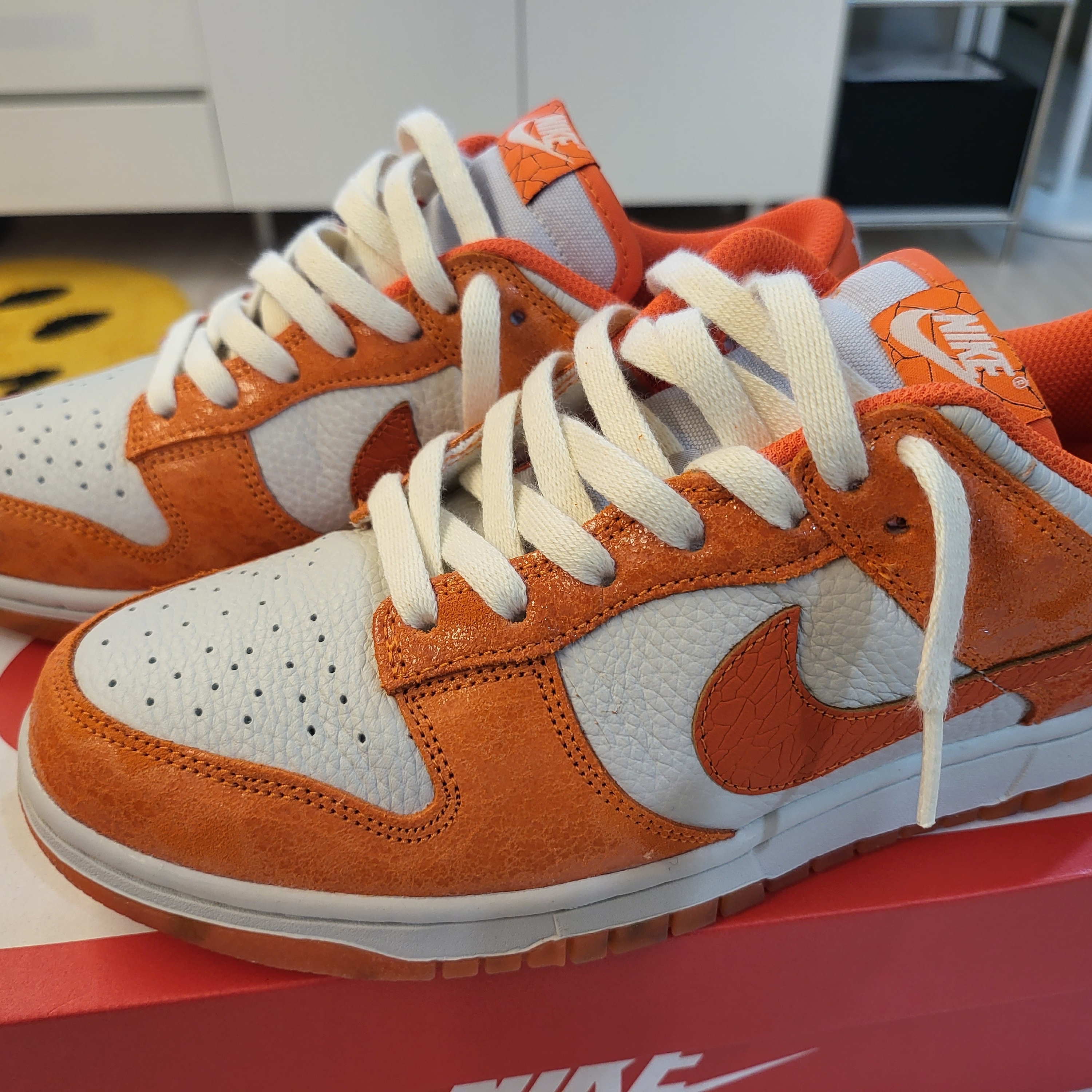 (W) Nike Dunk Low Total Orange 착용 스타일 - 3